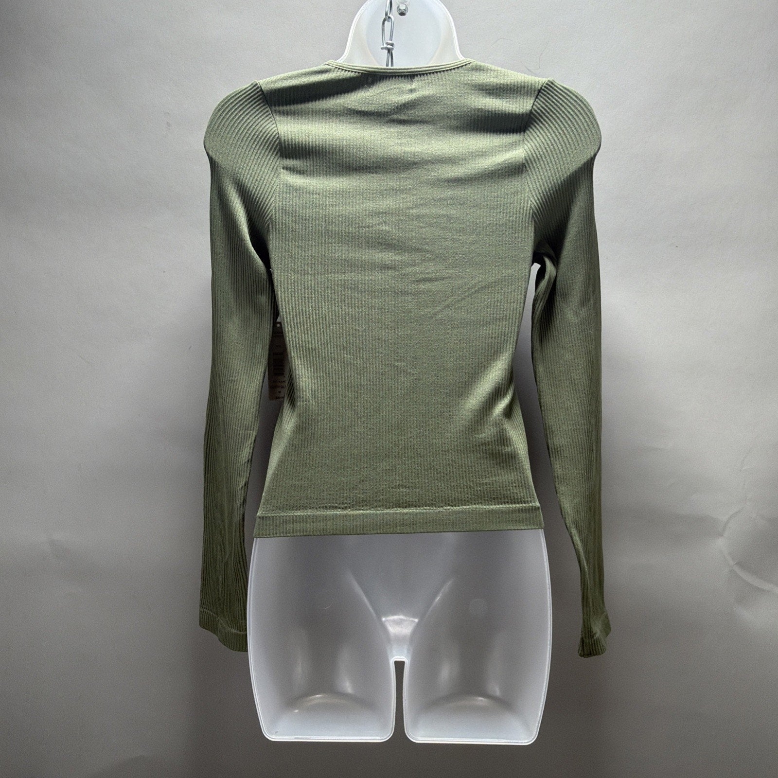 Justify Long Sleeve Seamless Henley Dusty Olive Women’s M Stretch NWT