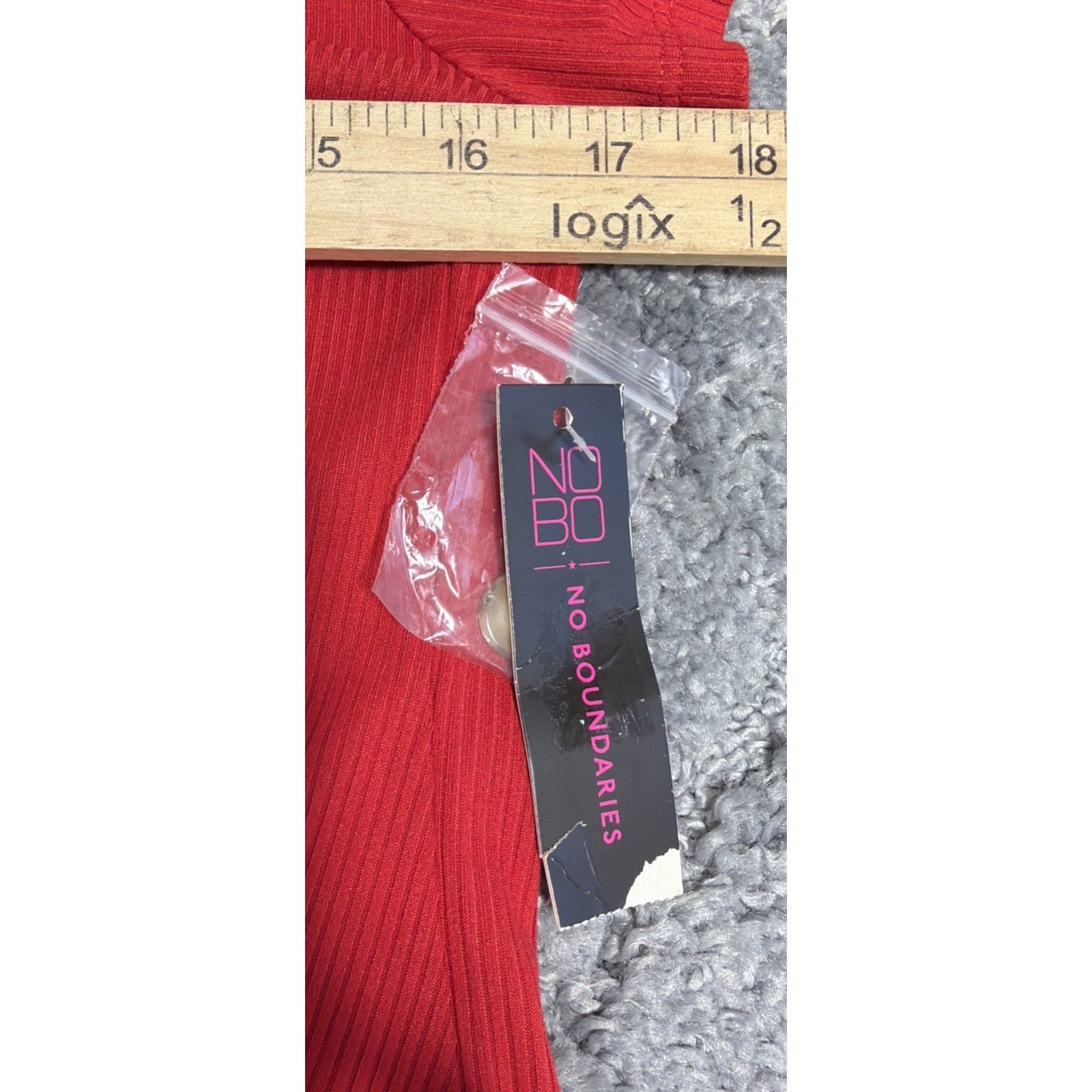 NEW Women’s No Boundaries Size Large Button Front Top Red Ribbed