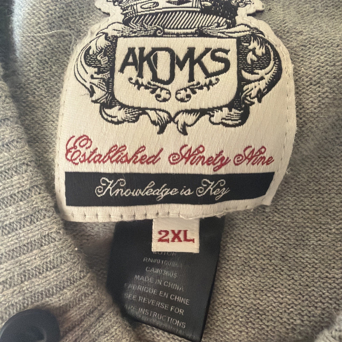 Akademiks AKDMKS Sweater Mens 2XL Gray Henley Embroidered Crest Y2K Hip Hop