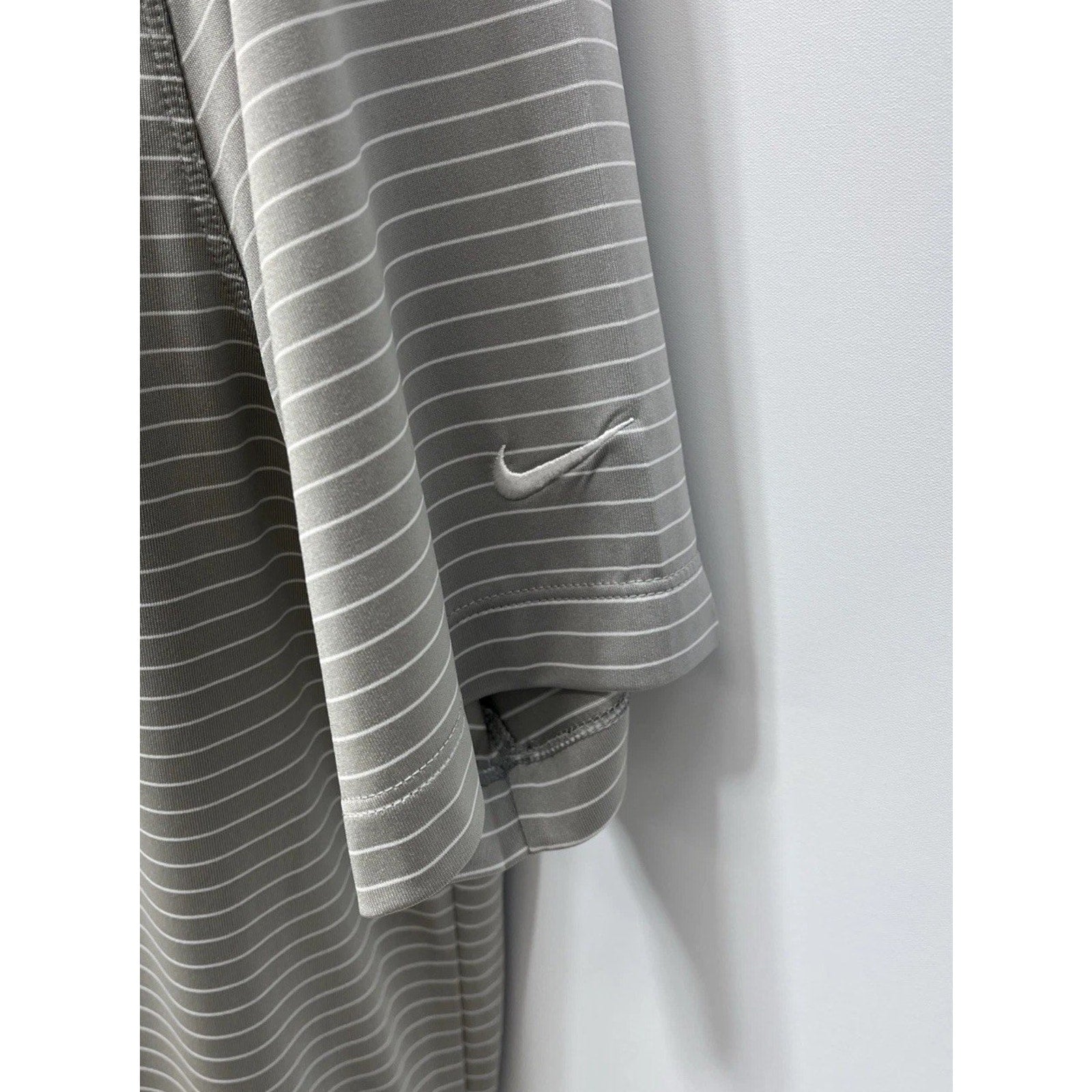 Nike Golf Shirt Mens Large Gray White Stripe Dri Fit Polo Tour Performance