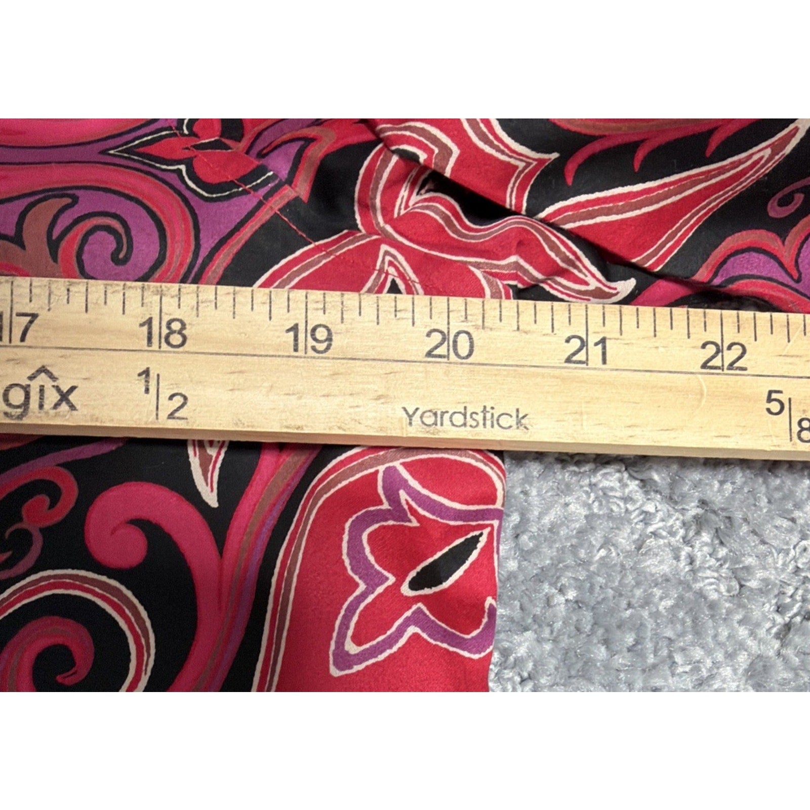 Chicos Red Paisley No Iron Long Sleeve Button Up Tunic Women’s Size 1 Medium