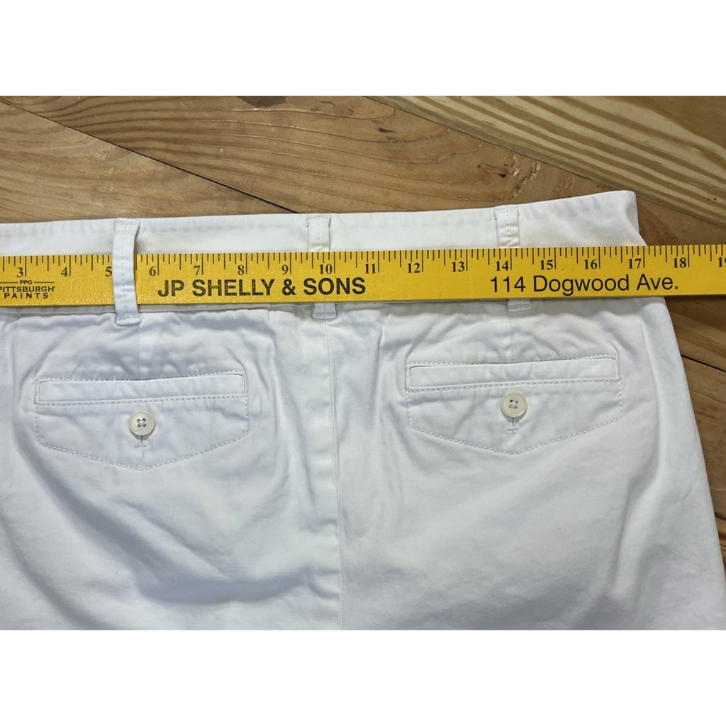 Talbots Perfect Shorts Women's Petite 10 White Flat Front Pockets
