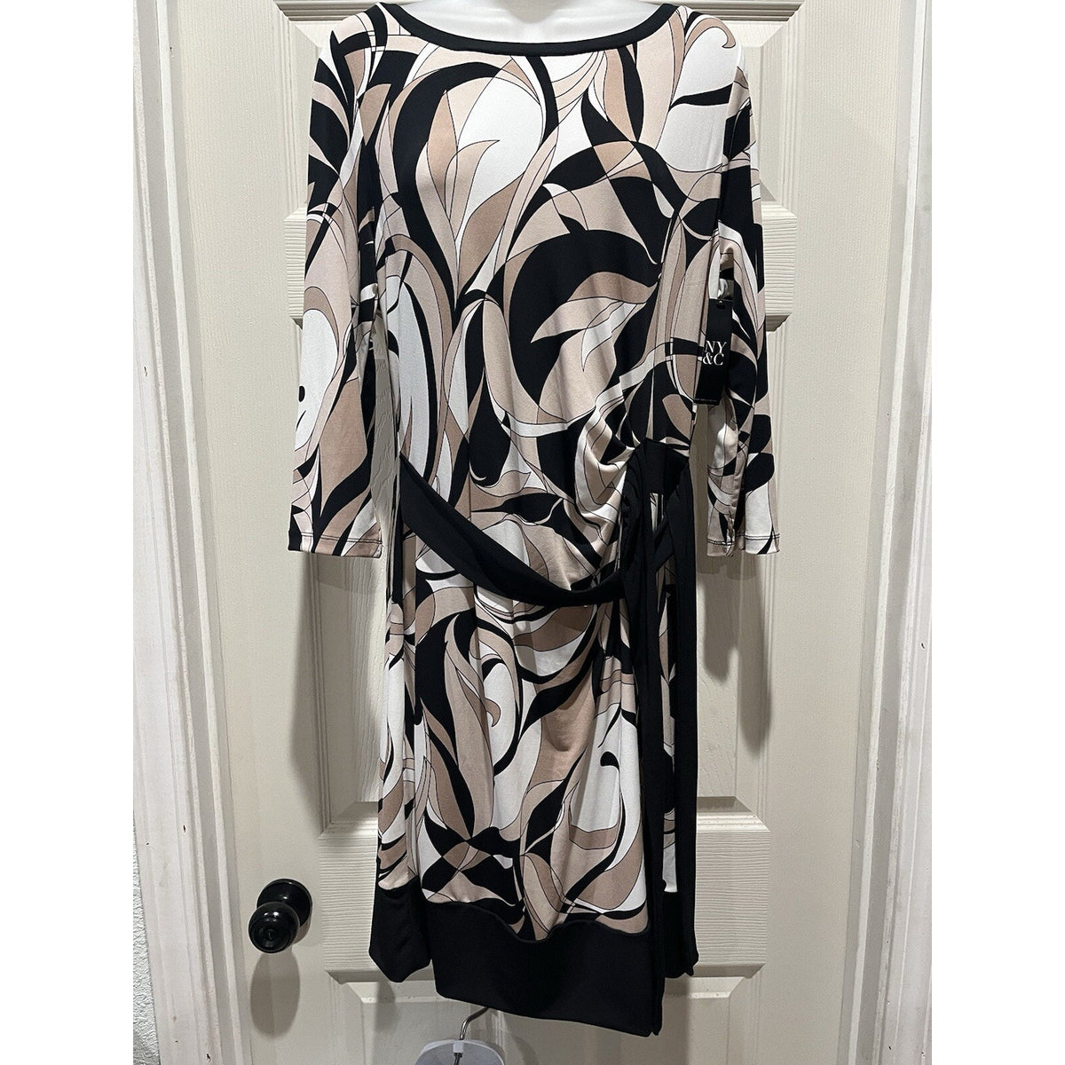 New York & Company Black/White/Beige Wrap Dress Tie Front Size Large NWT
