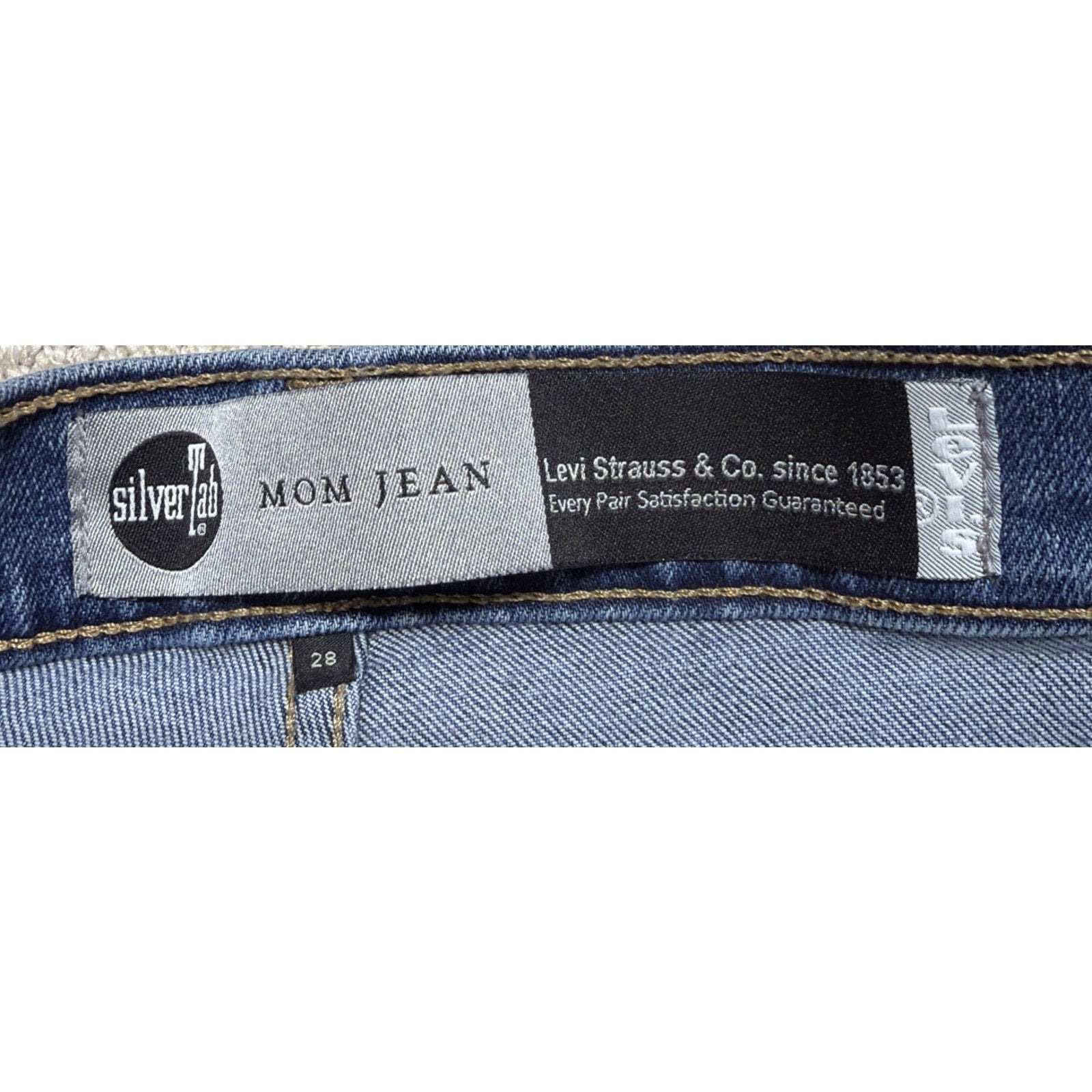 Levi’s Silver Tab Mom Jeans Women’s Size 28x27L Med Wash High Rise Denim