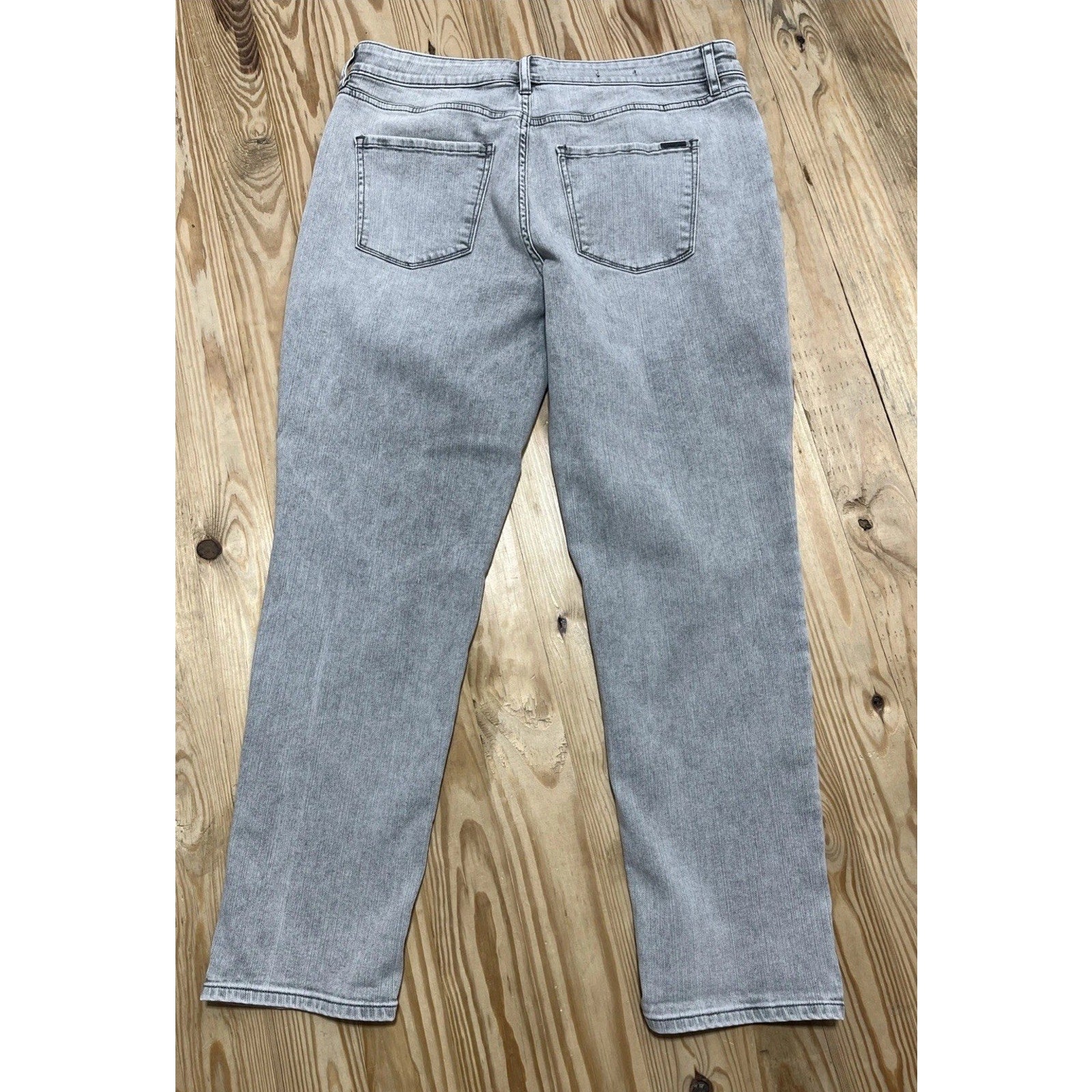 White House Black Market WHBM Mid Rise Girlfriend Gray jeans Size 12