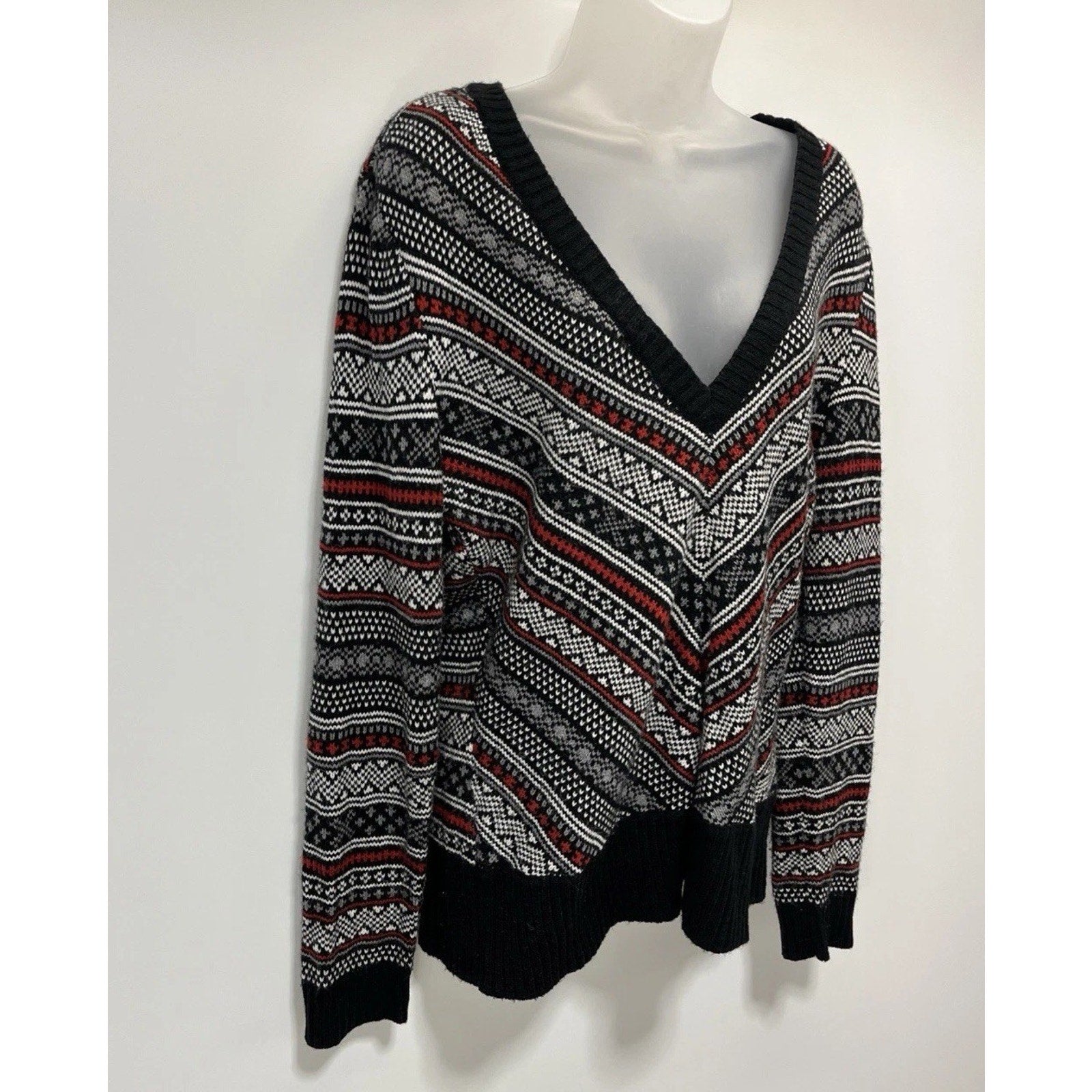 New York And Company Nordic V Neck Sweater Size XL