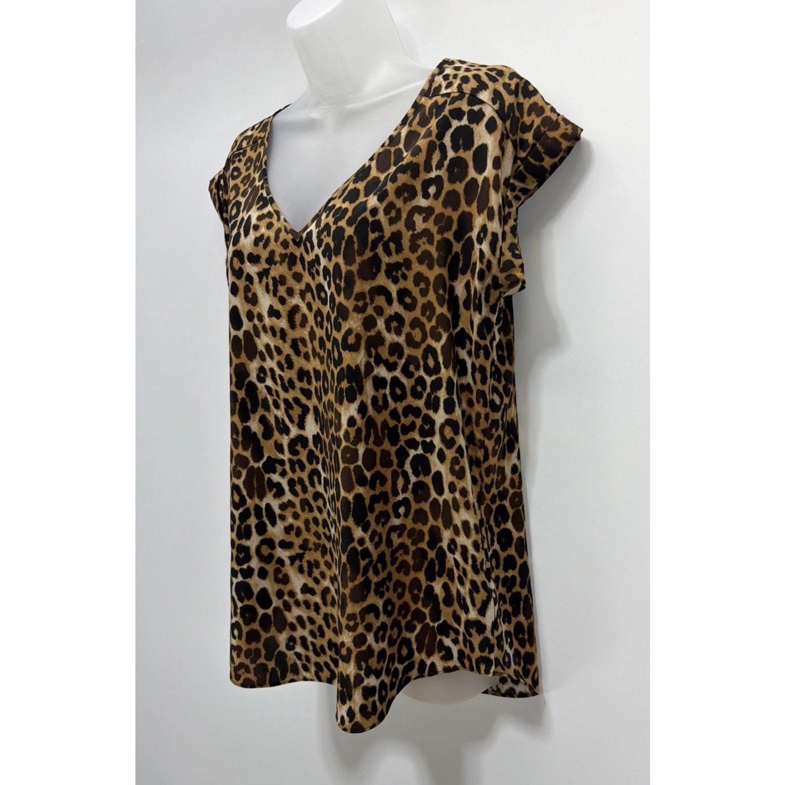 Express Shirt Women M Brown Cheetah Print Short Sleeve V Neck Blouse Stretch