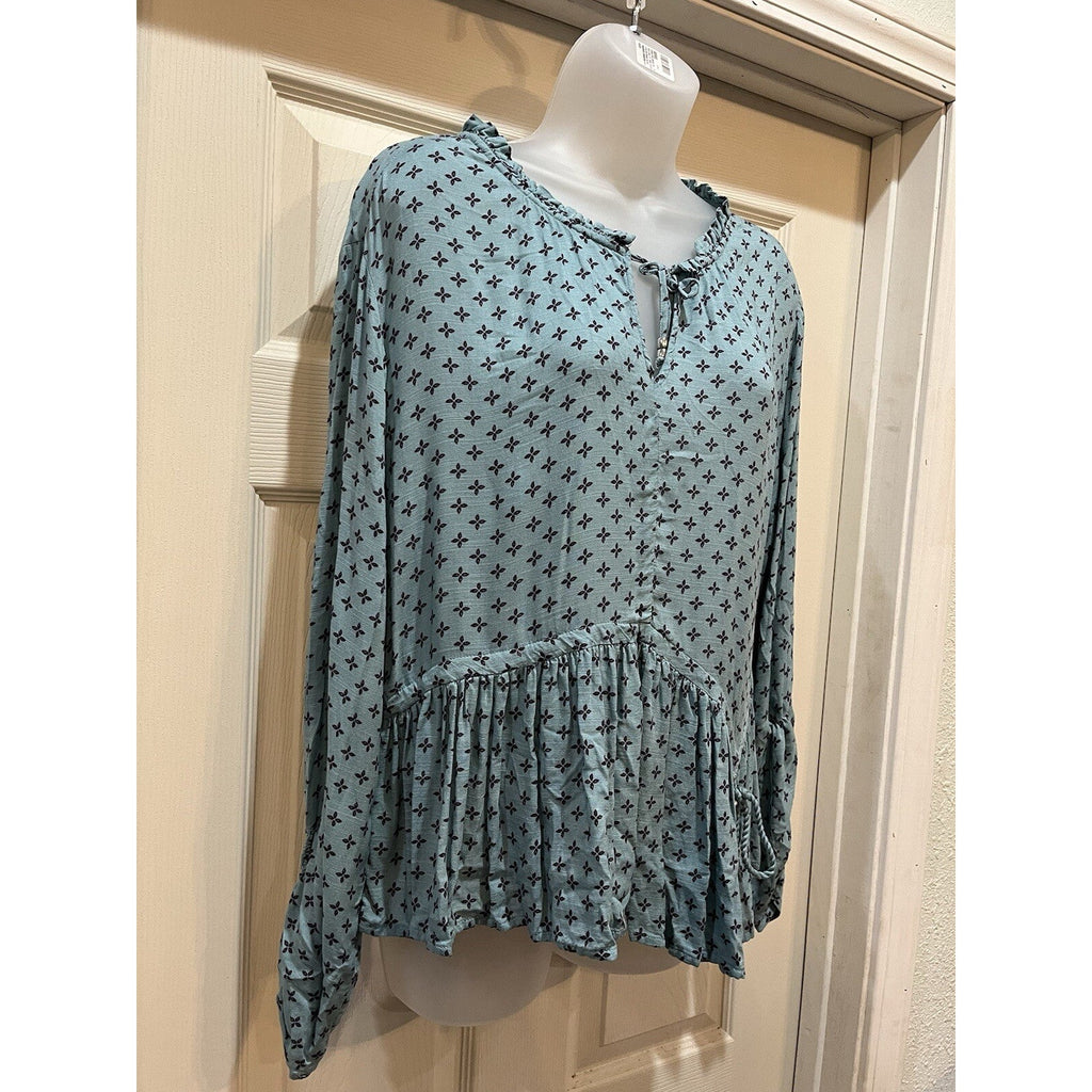 Time And Tru Green Purple Geo Women's Size Medium Ruffled Bottom Flutter Sleeve
