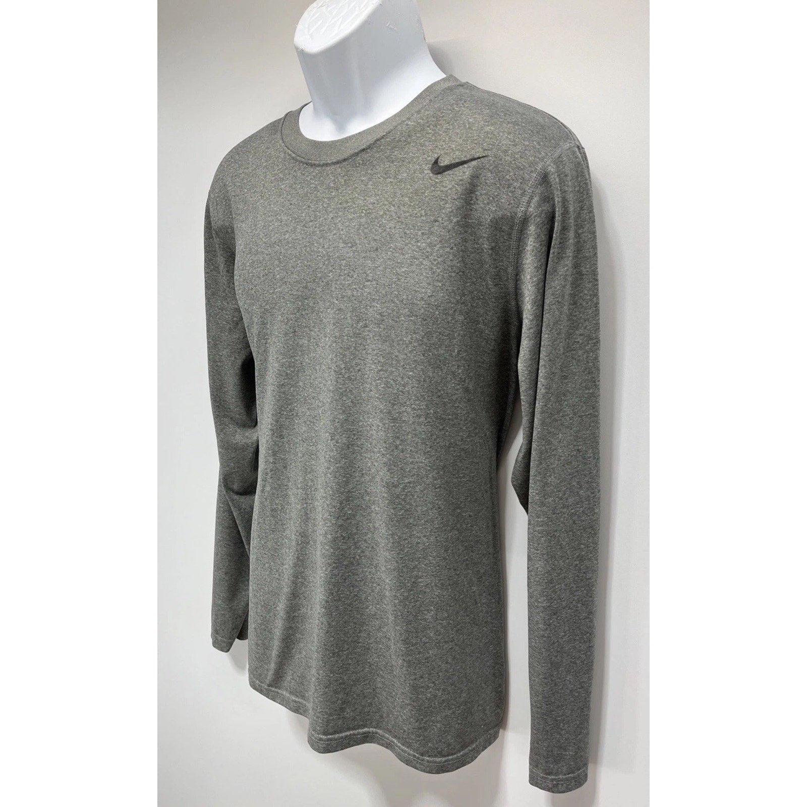 Mens Nike Dri Fit Training Long Sleeve Shirt Size L Gray Running Casual Gym Run