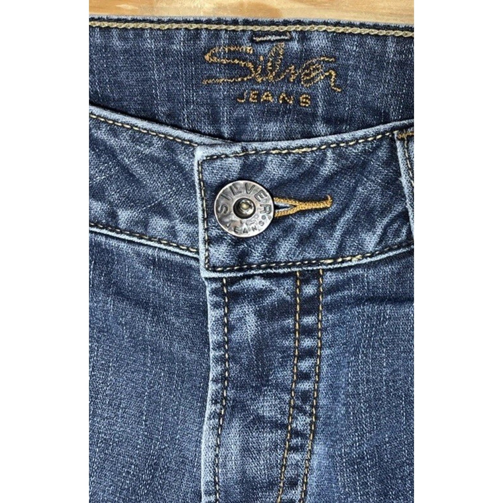 Silver Jeans Women Boot Cut Low Rise Dark Wash Denim Suki Stretch Denim 31/32