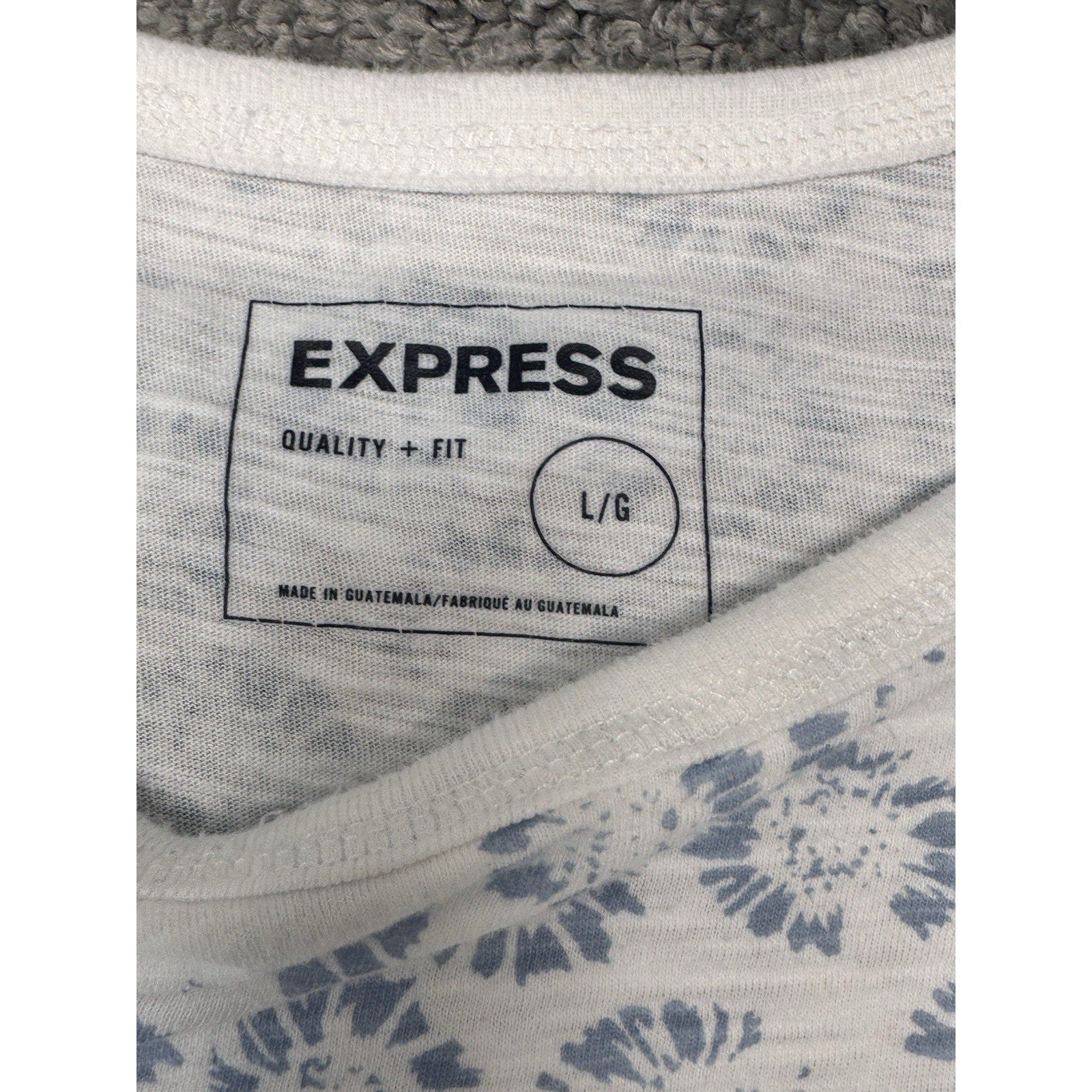 Express Shirt Adult Mens Large White Blue Flowers Casual NYC Casual Shirt EUC