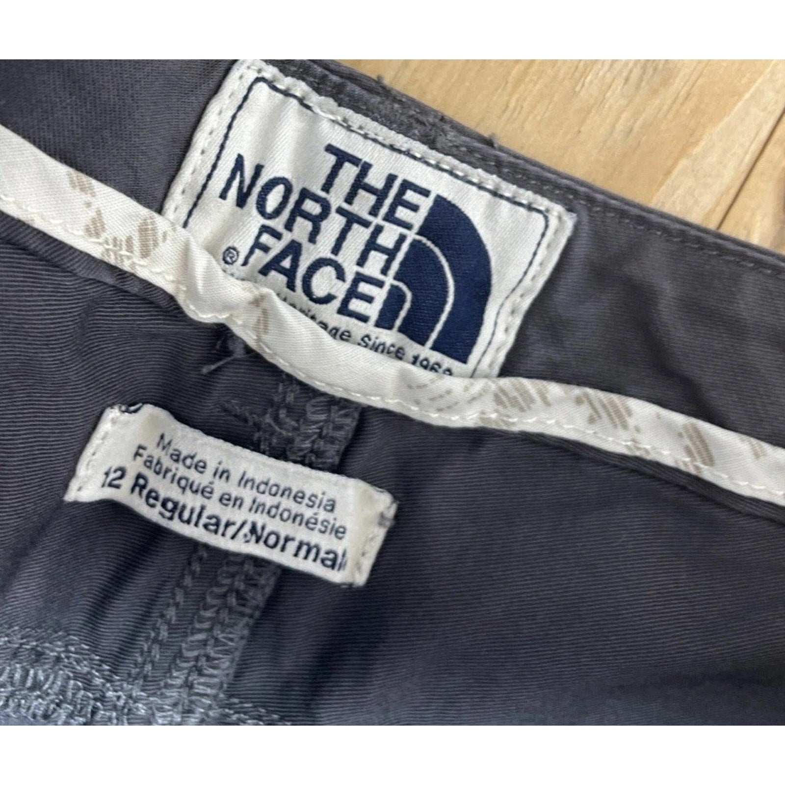 The North Face Women's Size 12 Regular Amanda Short Casual Gray