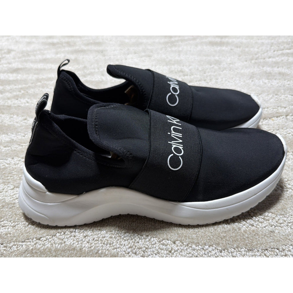 Calvin Klein Women’s Slip-On Uzza Sneakers Black / White Size 10