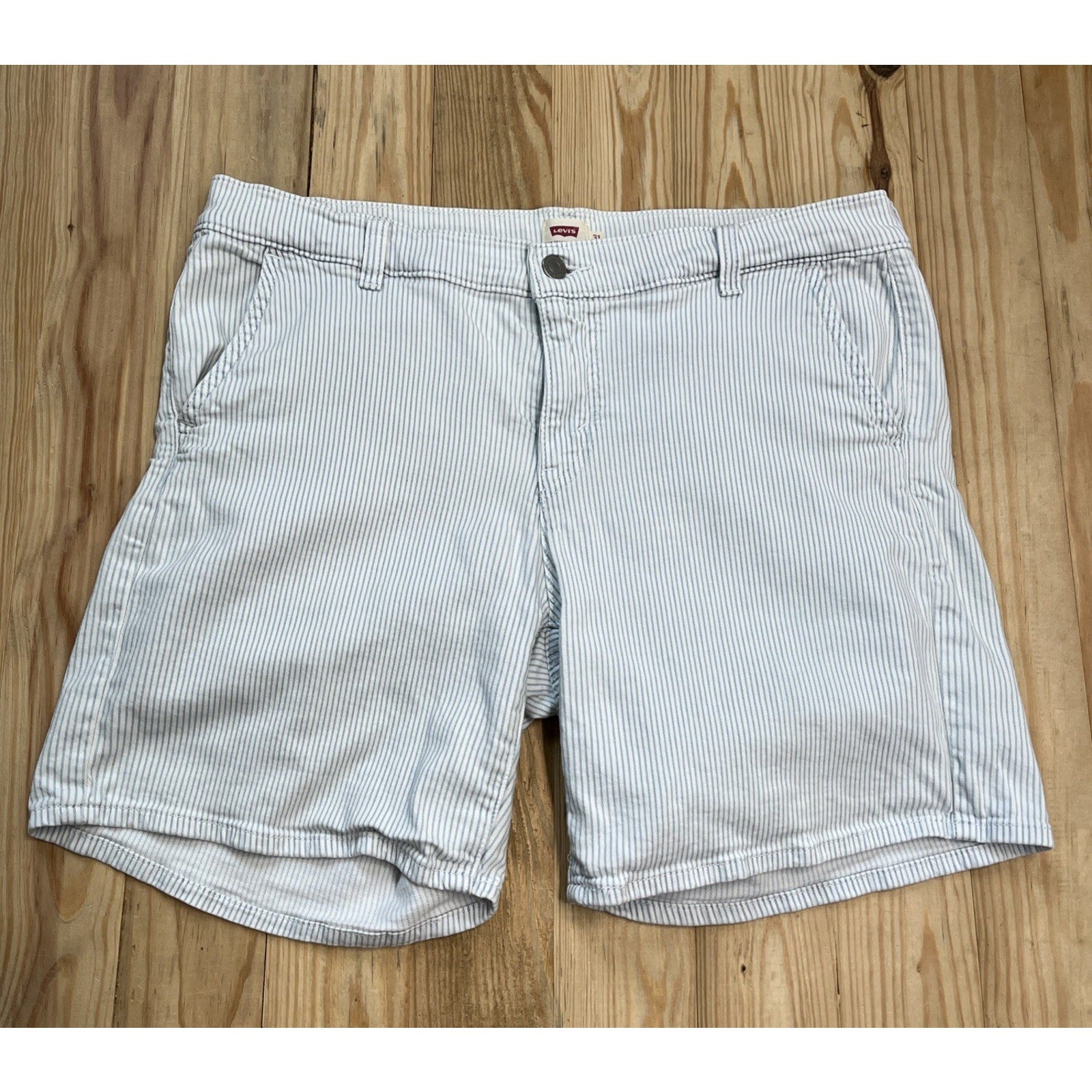 Levi's San Francisco White tab Shorts Mens 31 Blue & White Stripe