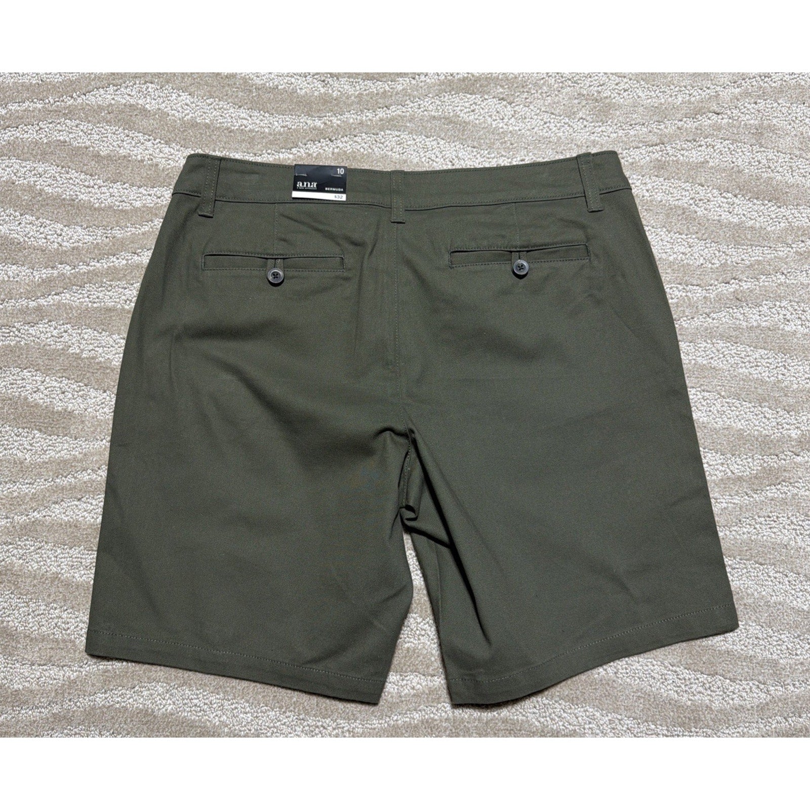 a.n.a. A New Approach Women's 10 Army Green Cotton Stretch Bermuda Shorts New