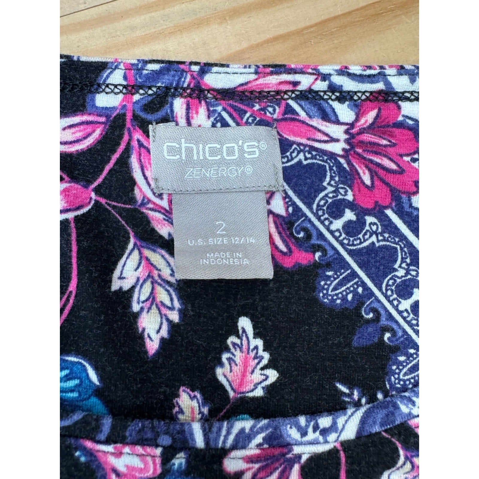 Chicos Zenergy Floral Top Stretch Tunic Long Sleeve Paisley Pink Black Women’s L