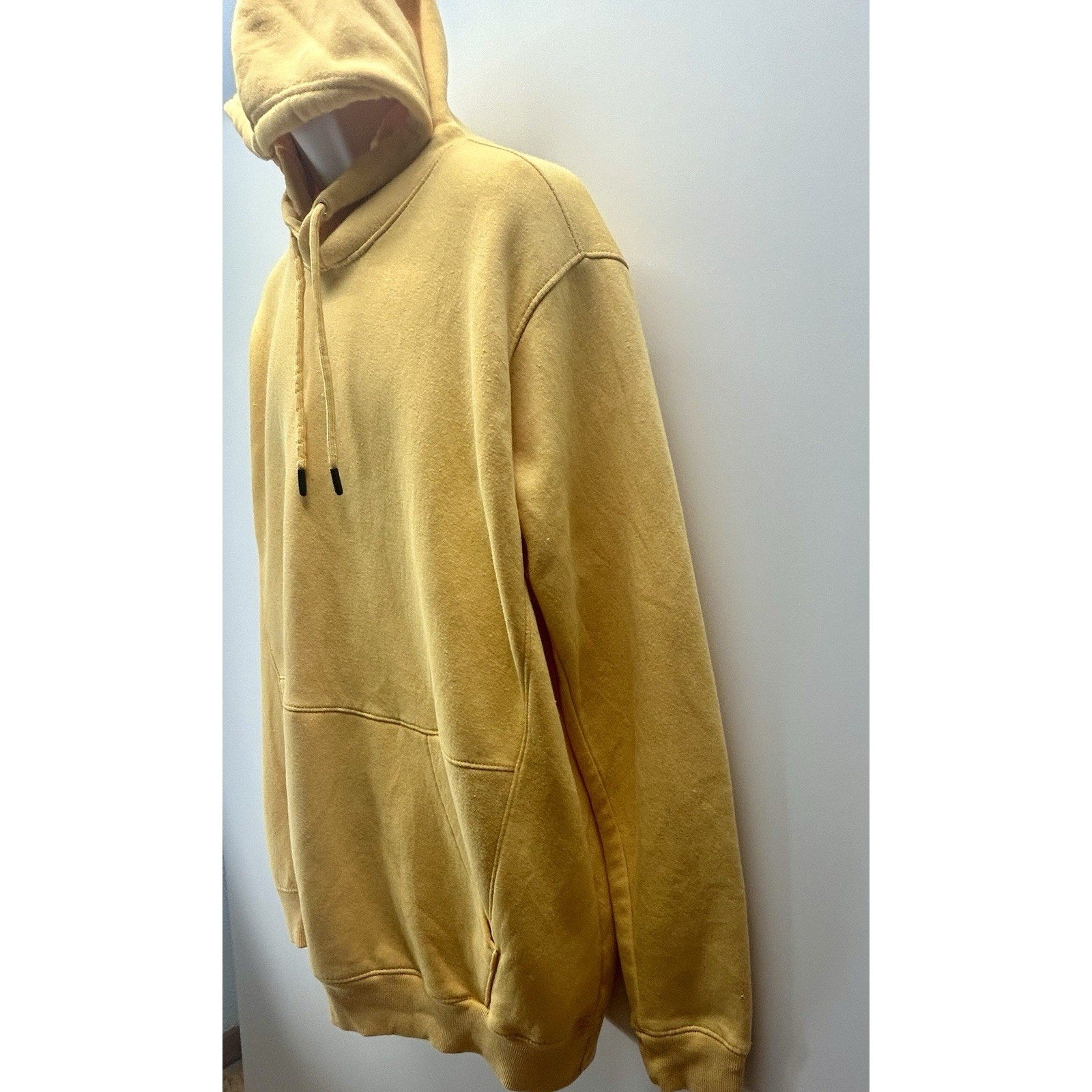 BCG Men's Sz 2XL Yellow Hoodie Hooded Sweatshirt With Pockets.