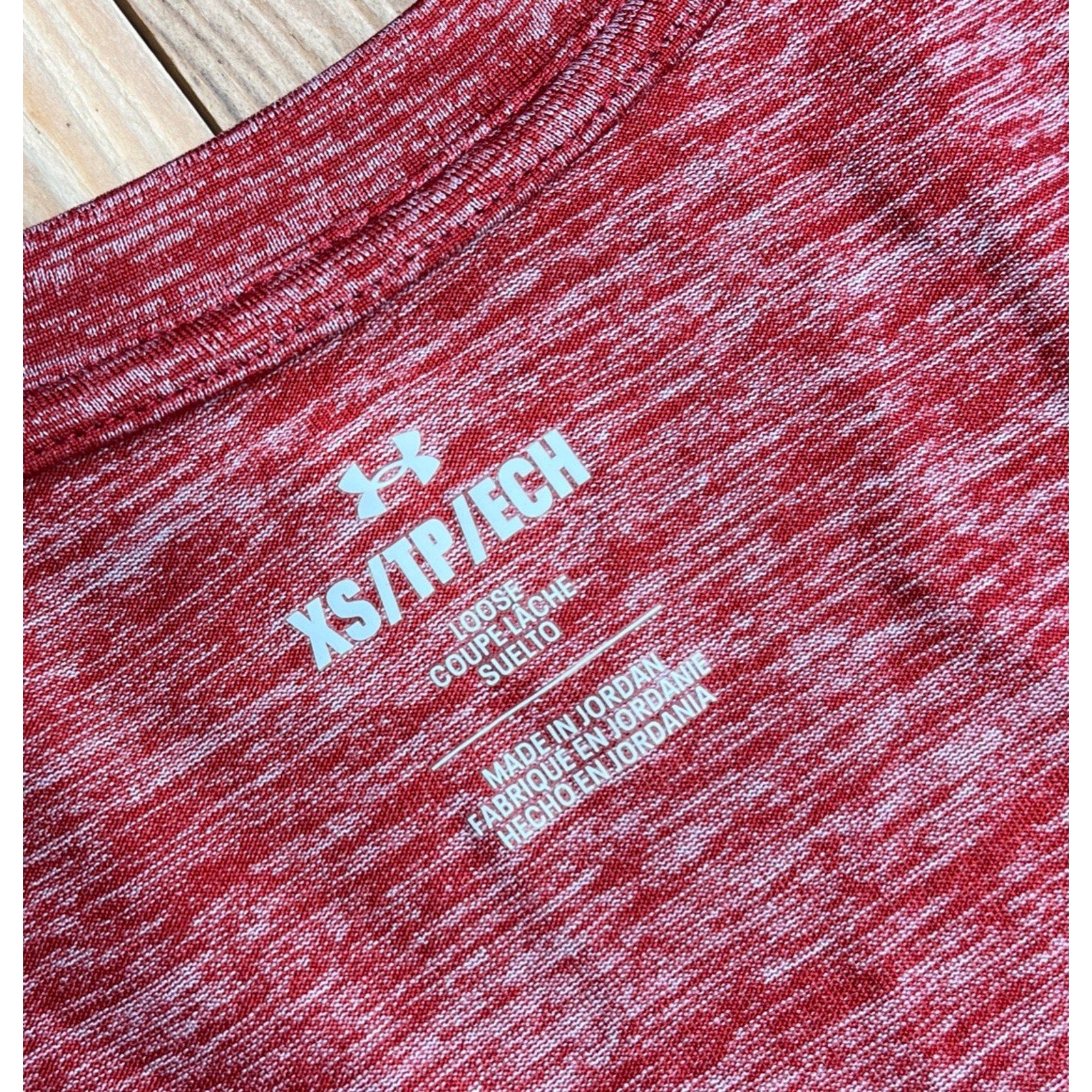 🌞 Under Armour Shirt Women's V Neck XS Loose Fit Freedom American Flag Red