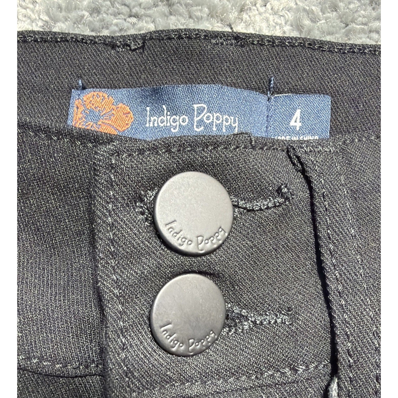 Indigo Poppy Size 4 Black Denim Tummy Control Capris Stretch