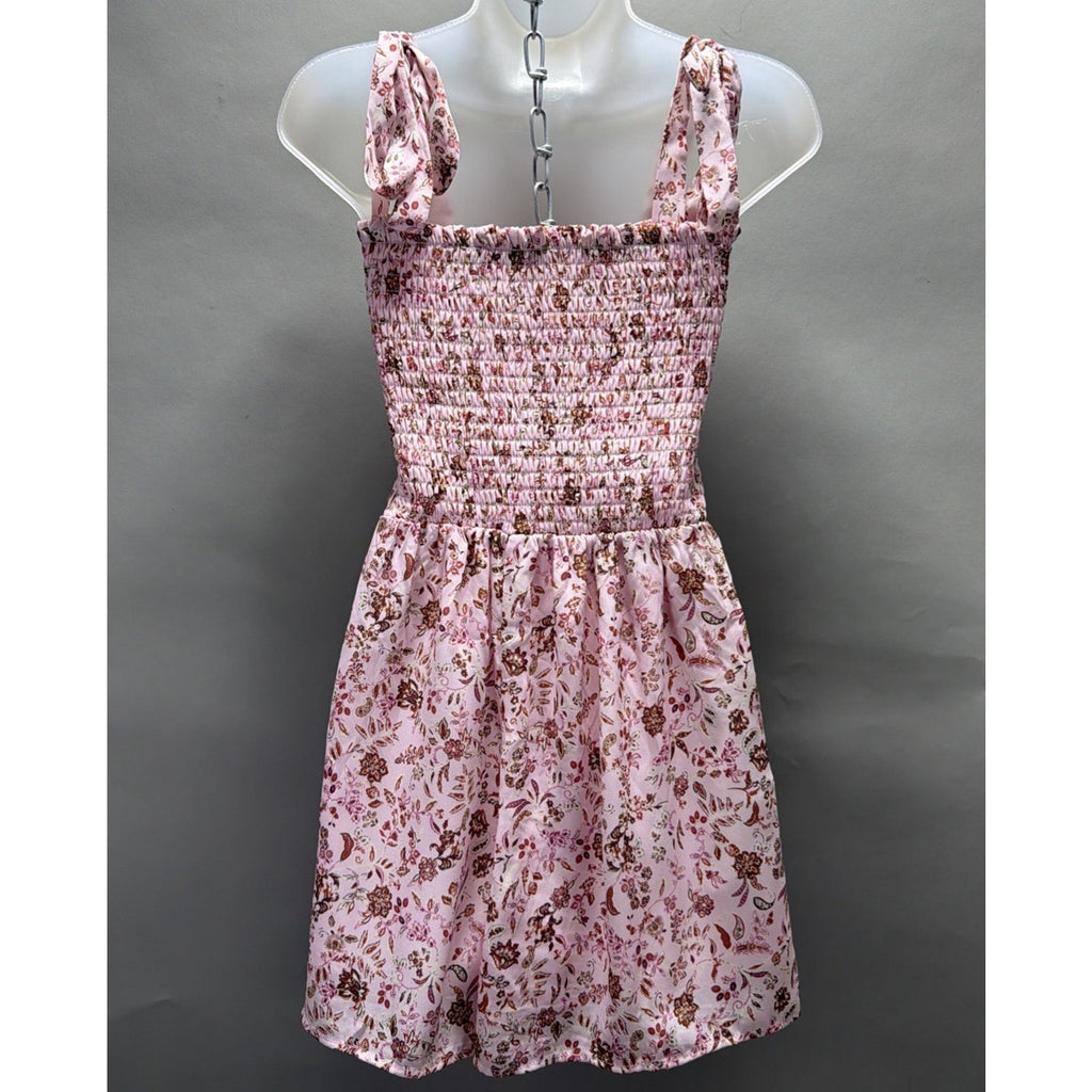 Francesca’s Bette Smocked Pink Floral Romper Size Medium NWT Lined Stretchy