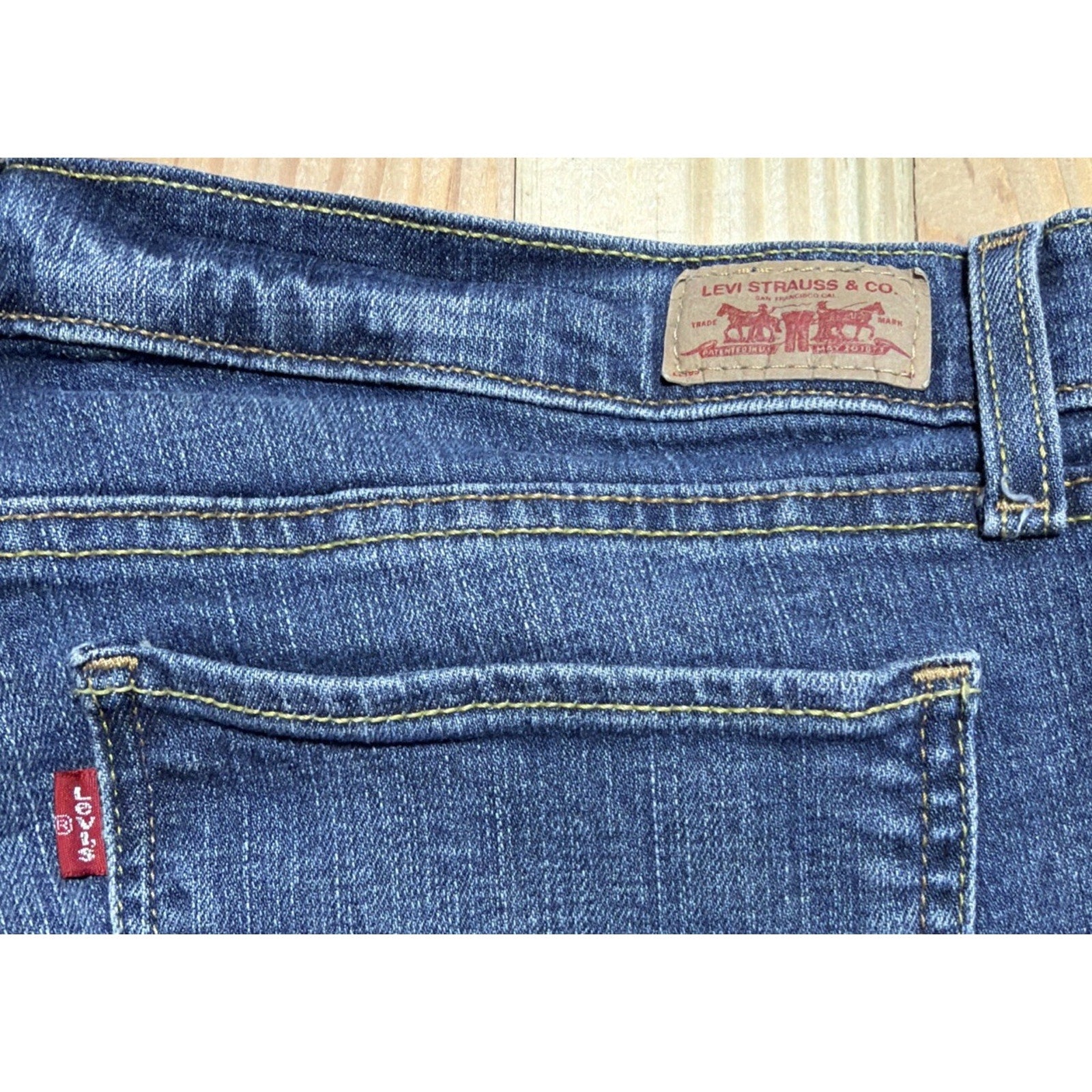 Levis 524 Jeans Y2K Womens 13 M Skinny Low Rise Stretch Denim Too Superlow 33x31