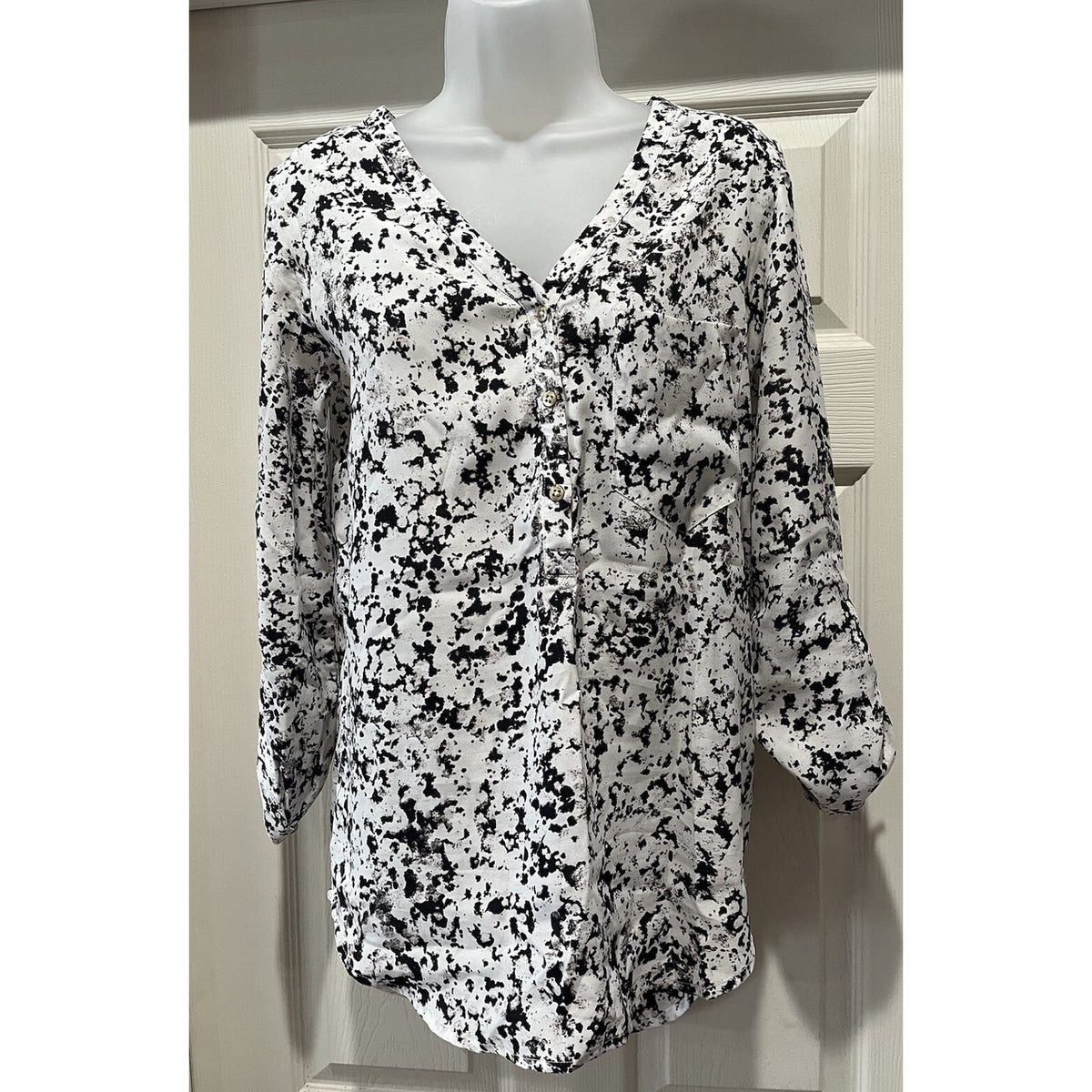 Mossimo Womens Black White 3/4 Sleeve Pullover Blouse V Neck Top Sz XS