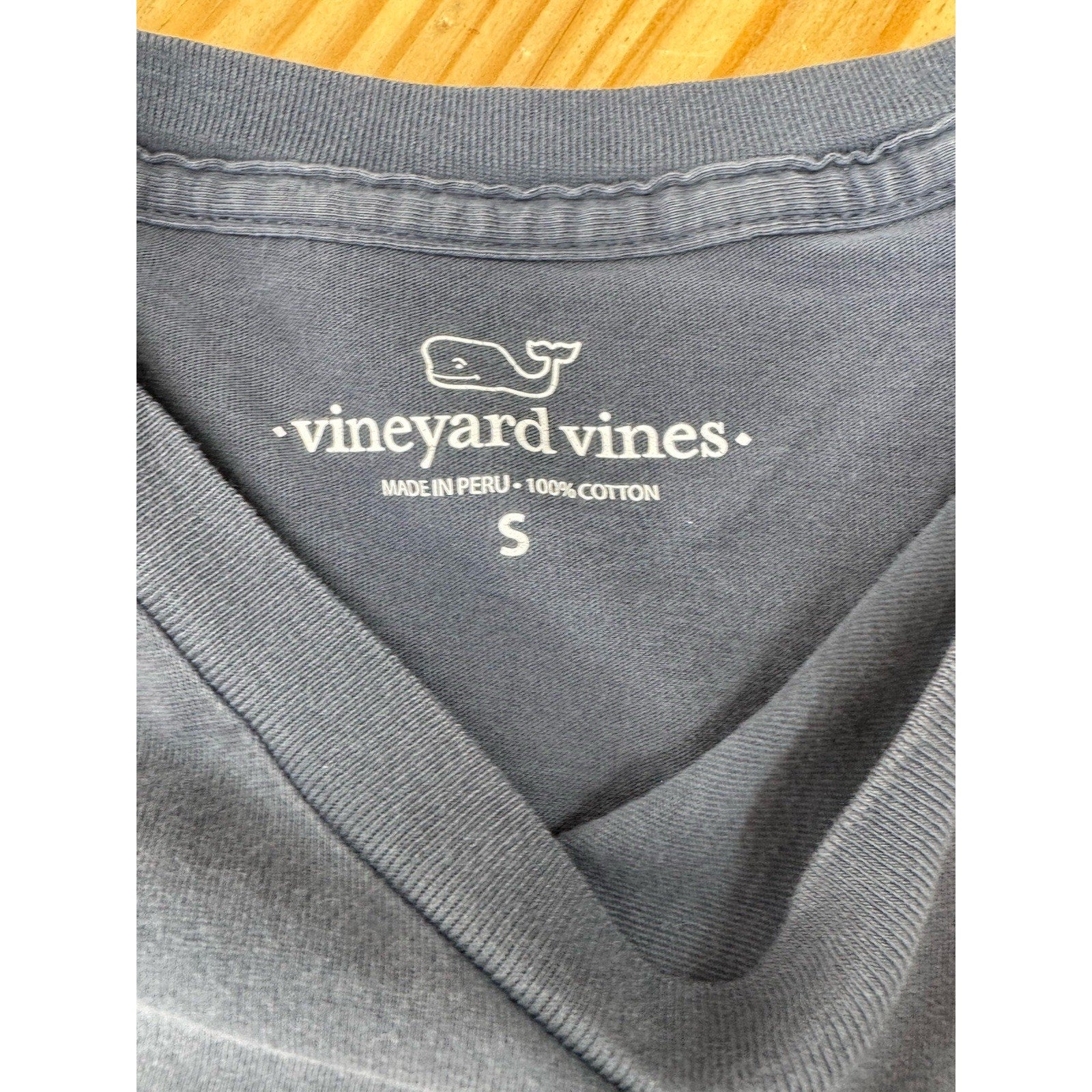 Vineyard Vines Gray Autumn Leaves Whale Dot L/S Pocket T-Shirt Mens Size Small
