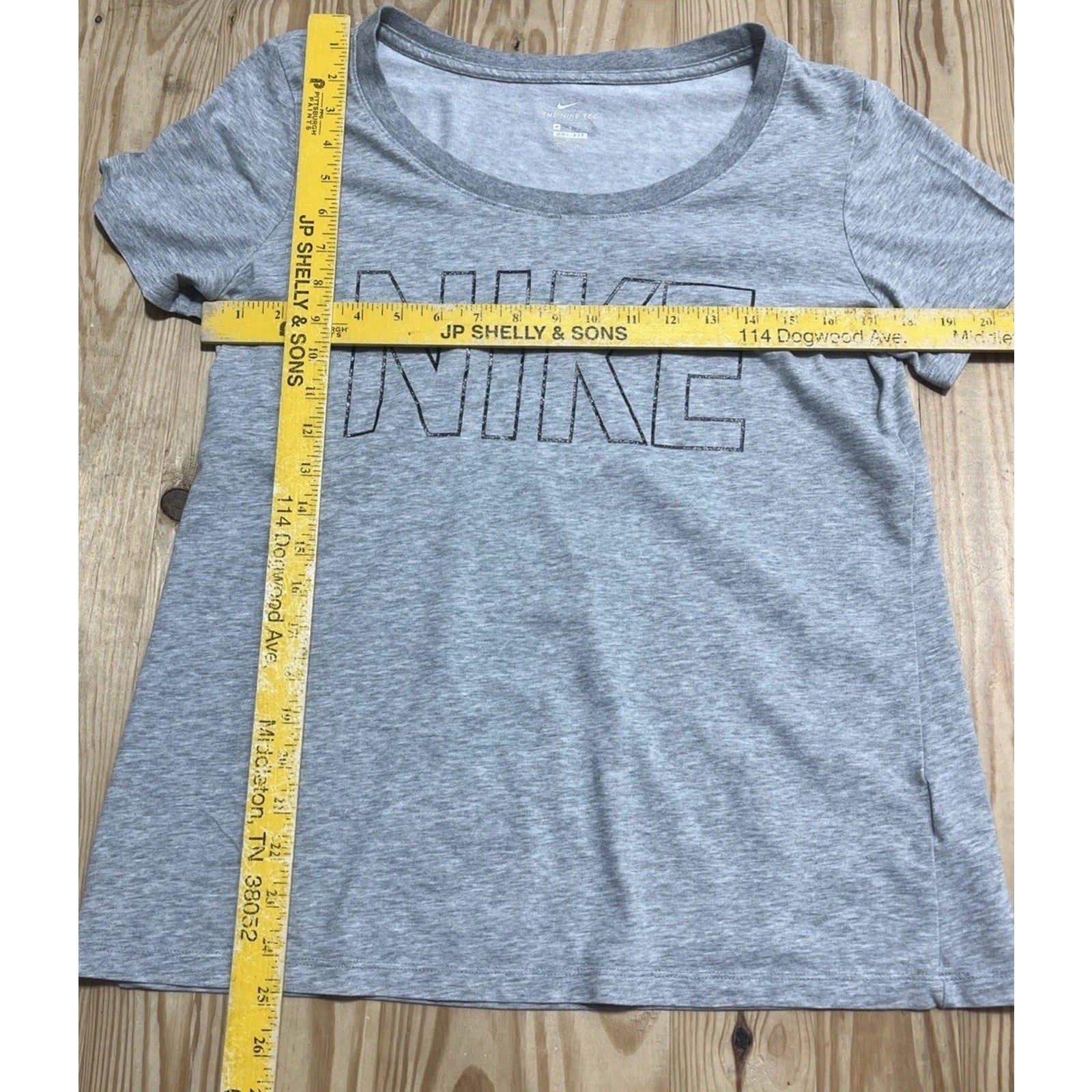 Nike T Shirt Womens Medium Dri FIT Short Sleeve Tee Glitter Logo Tee Grey