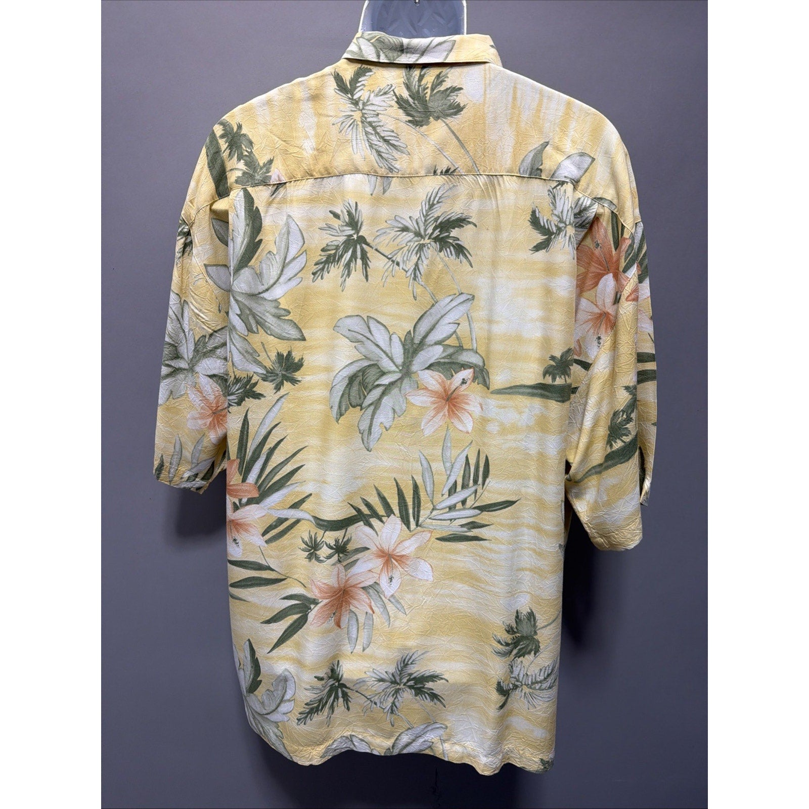 Tommy Bahama Floral Button Up Shirt Men’s XL Yellow Casual Beach Vacation