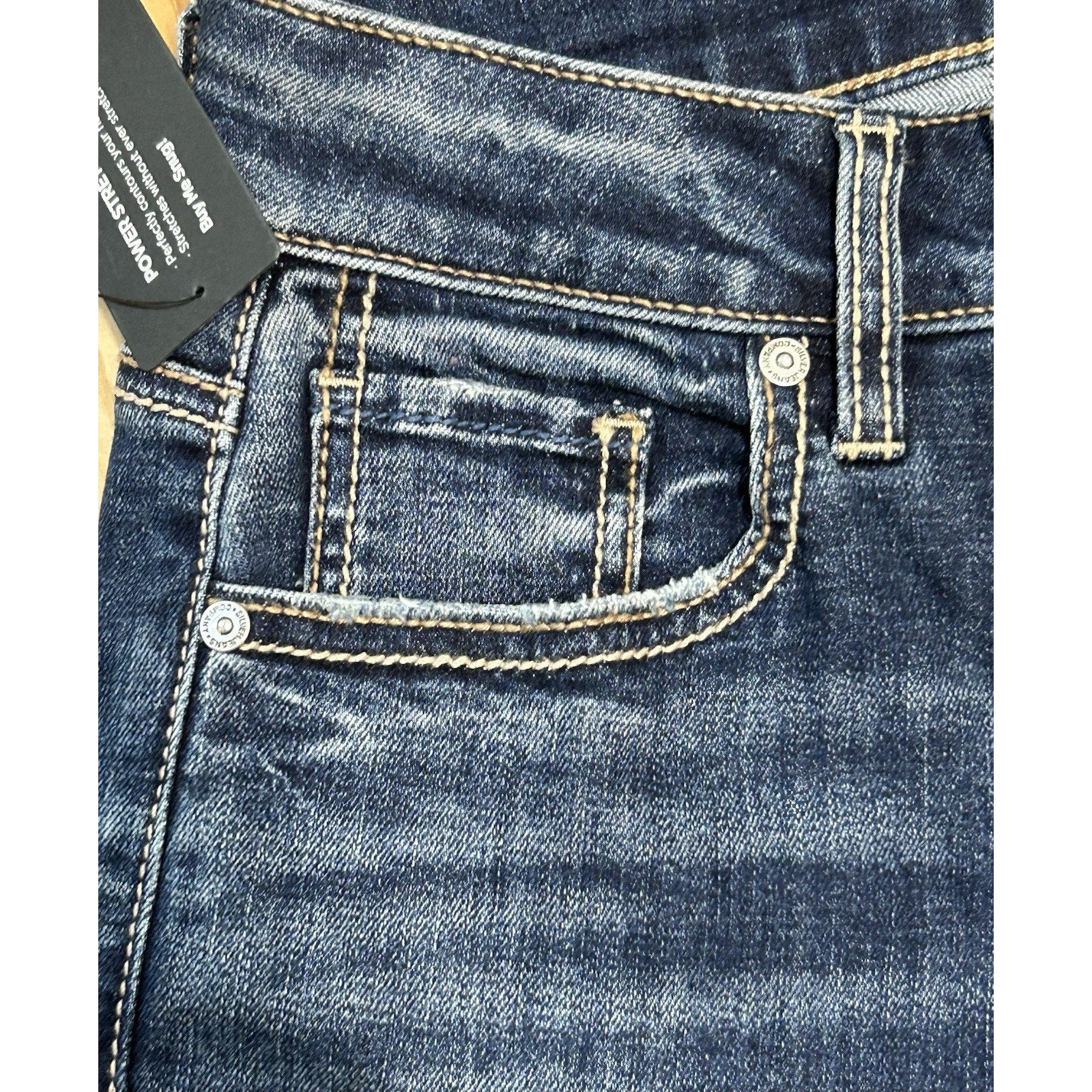 Silver Jeans Suki Mid Rise Straight Leg Jeans Medium Wash size 24x27 New W Tags.