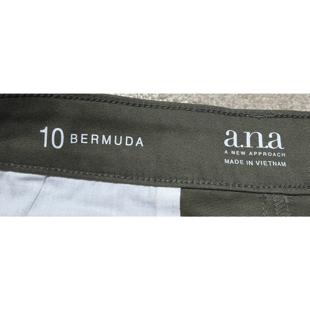 a.n.a. A New Approach Women's 10 Army Green Cotton Stretch Bermuda Shorts New