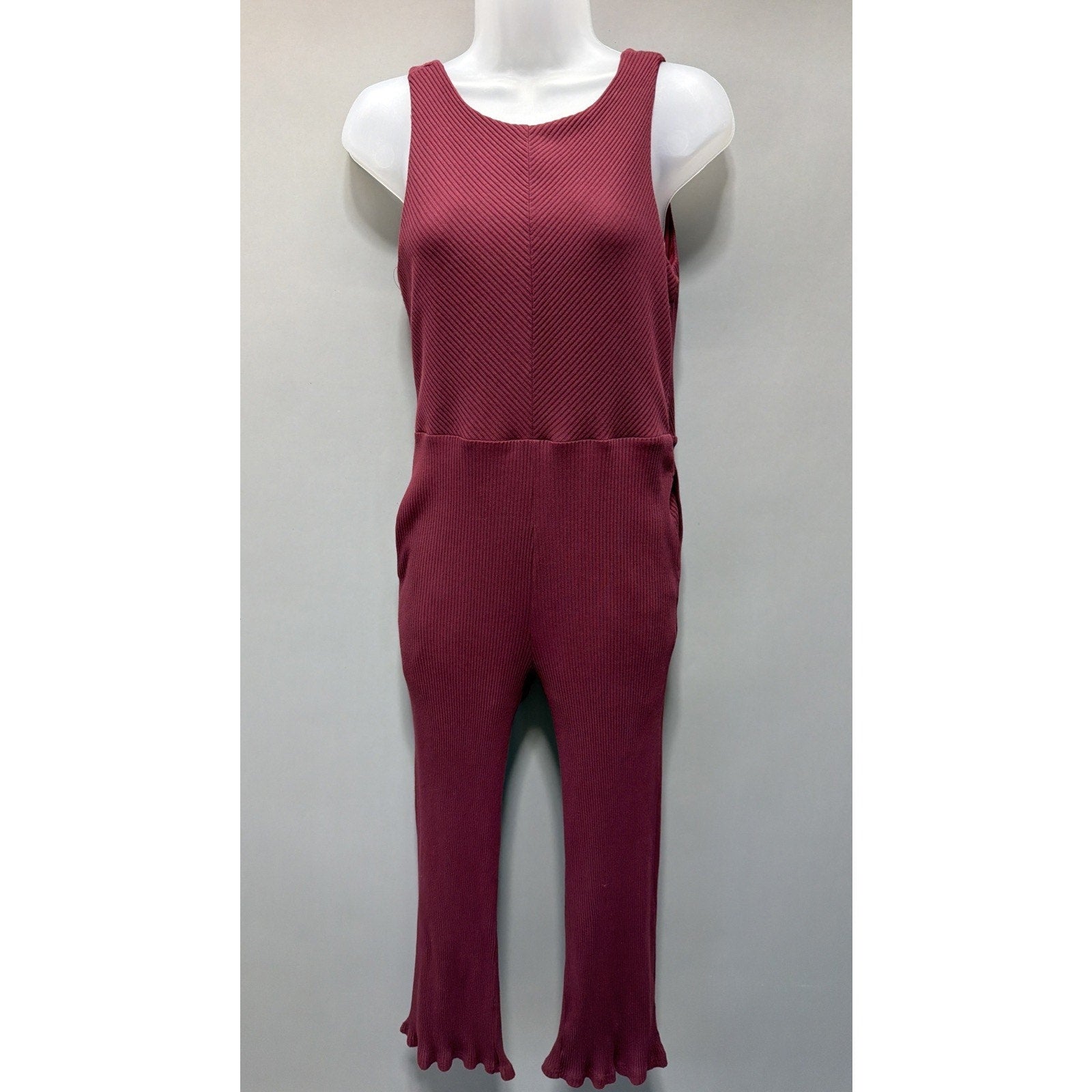 LISTICLE BOUTIQUE Bodycon Lined Ribbed Knit Open-back Jumpsuit Sz Medium