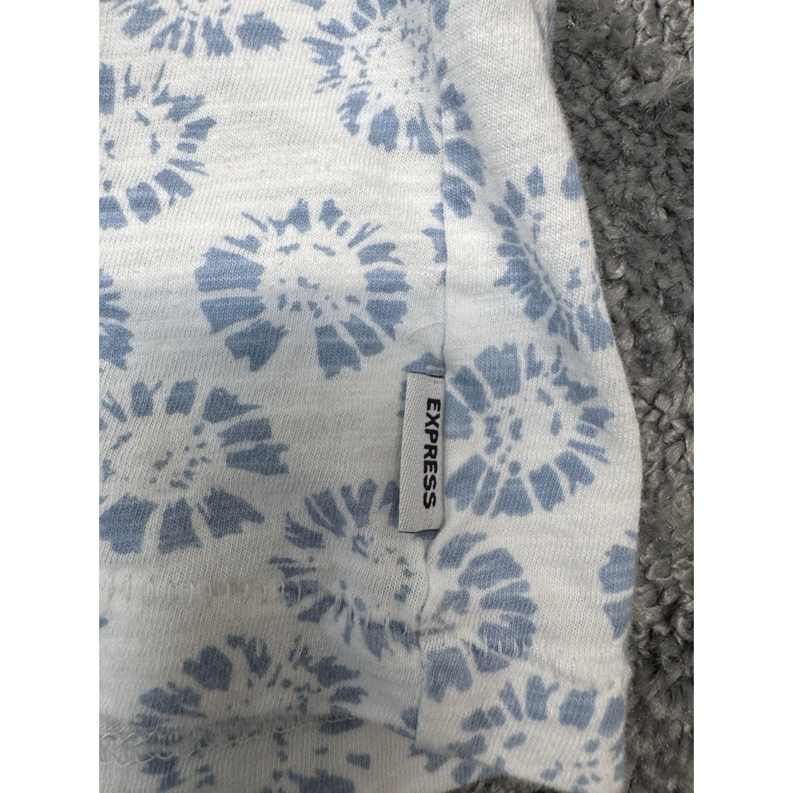 Express Shirt Adult Mens Large White Blue Flowers Casual NYC Casual Shirt EUC