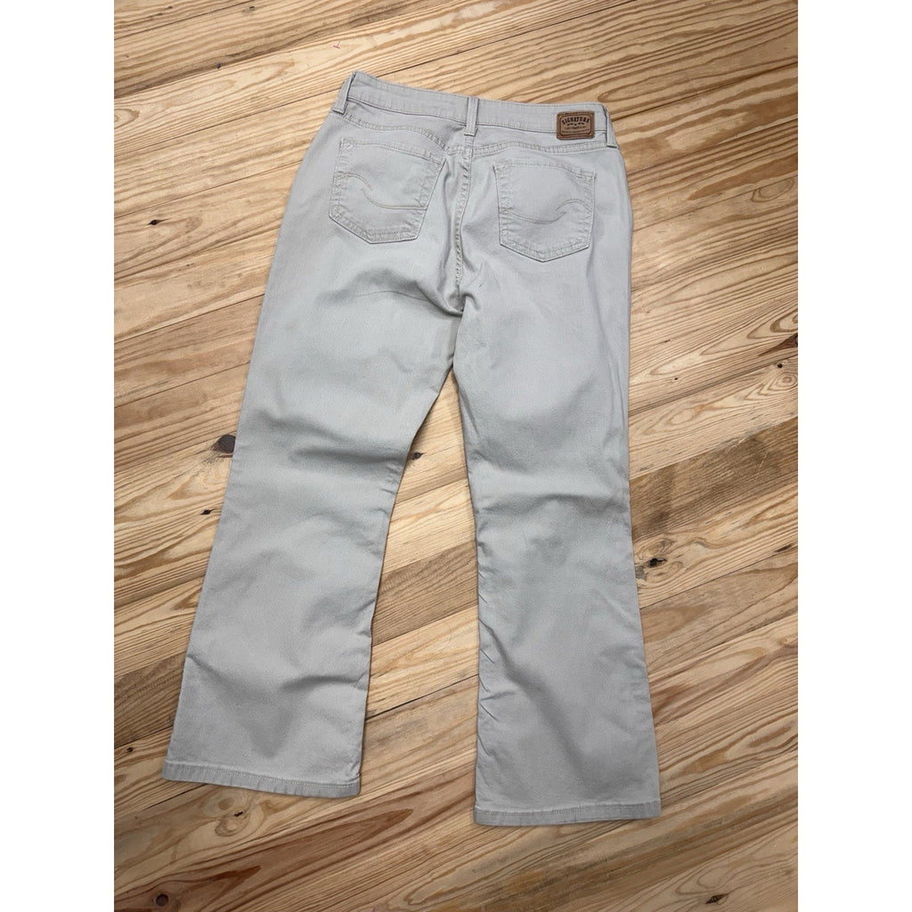 Levis Signature Jeans Low Rise Boot Cut sz Misses 10 Short Beige Stretch Denim