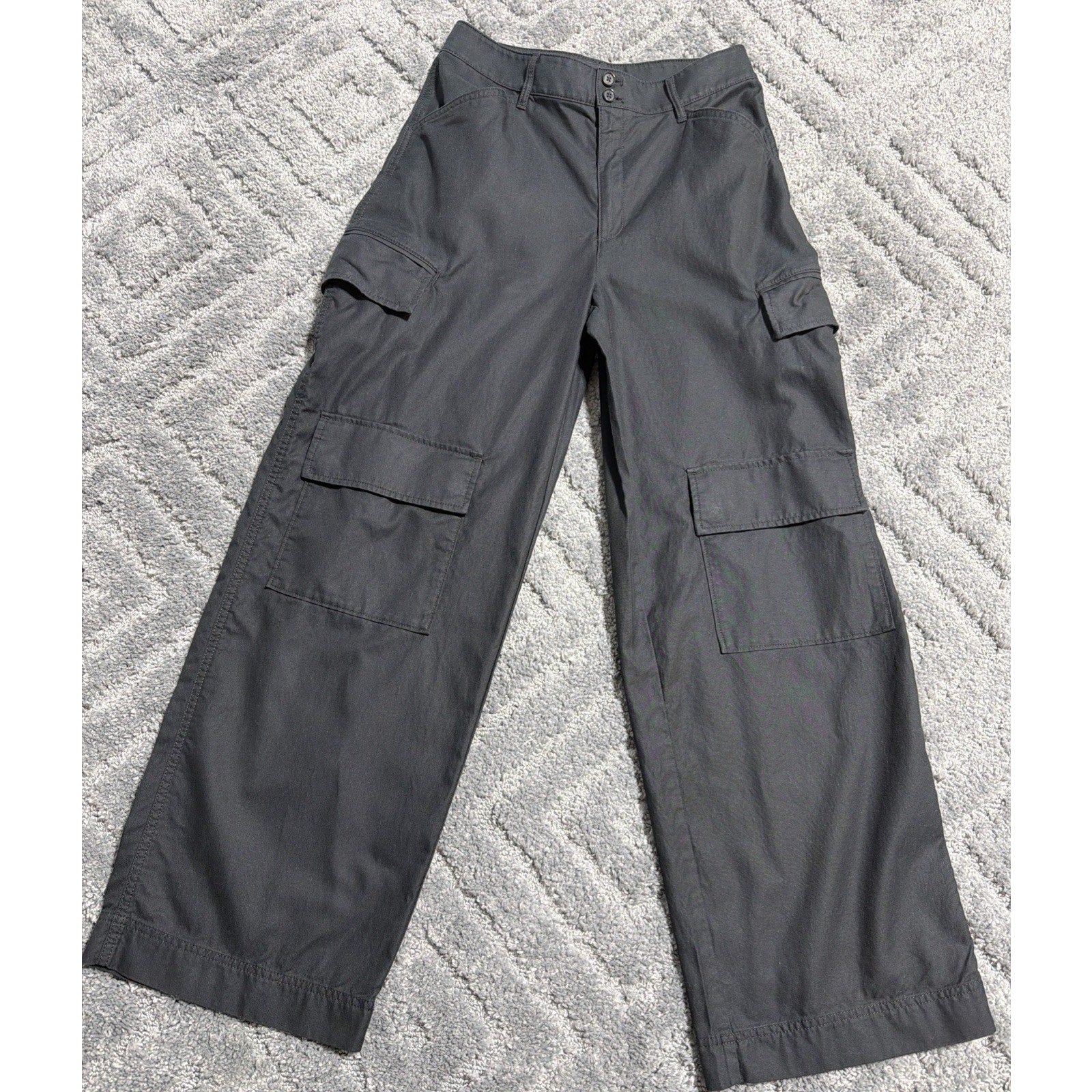 Banana Republic Women's Size 6 High Rise Wide Leg Cargo Black Pants 28x30