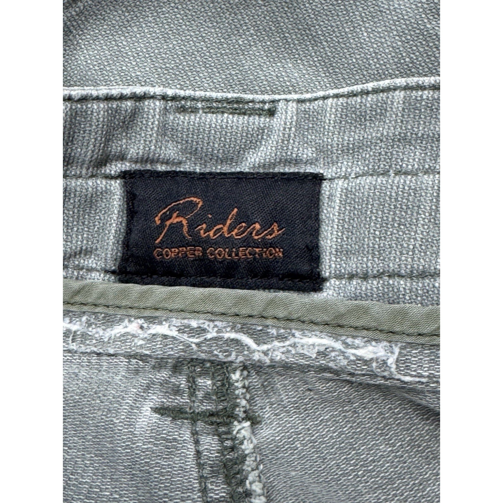 Lee Riders Womens Green Gray Flat Front Mid Rise Shorts Women’s Size 8/10