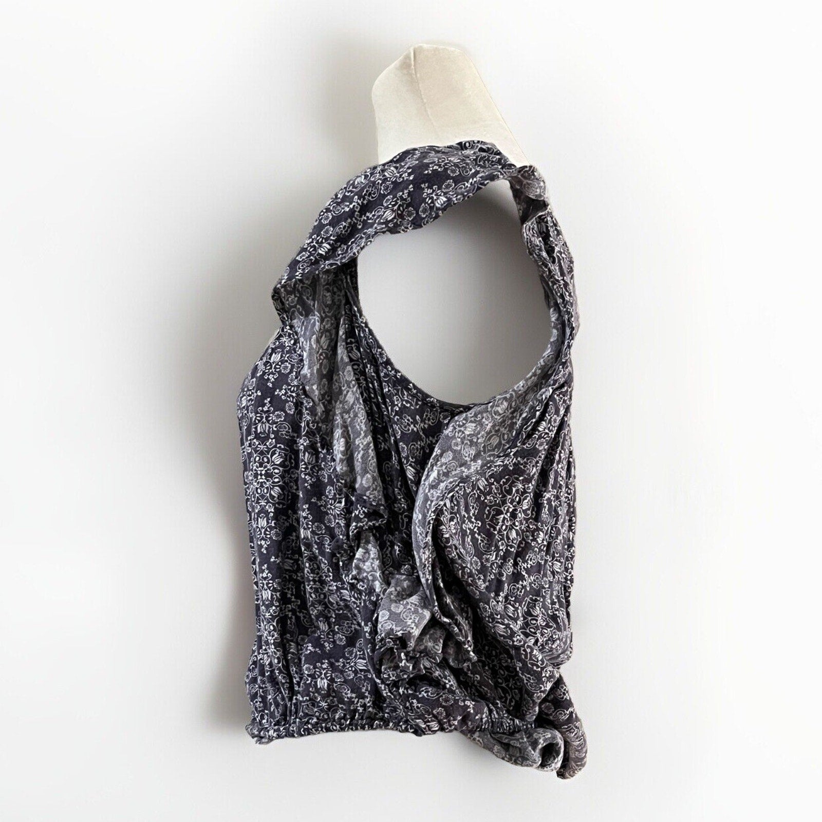 American Eagle Cropped Floral Damask Flutter Sleeve Blouse Top Size XSmall Blue