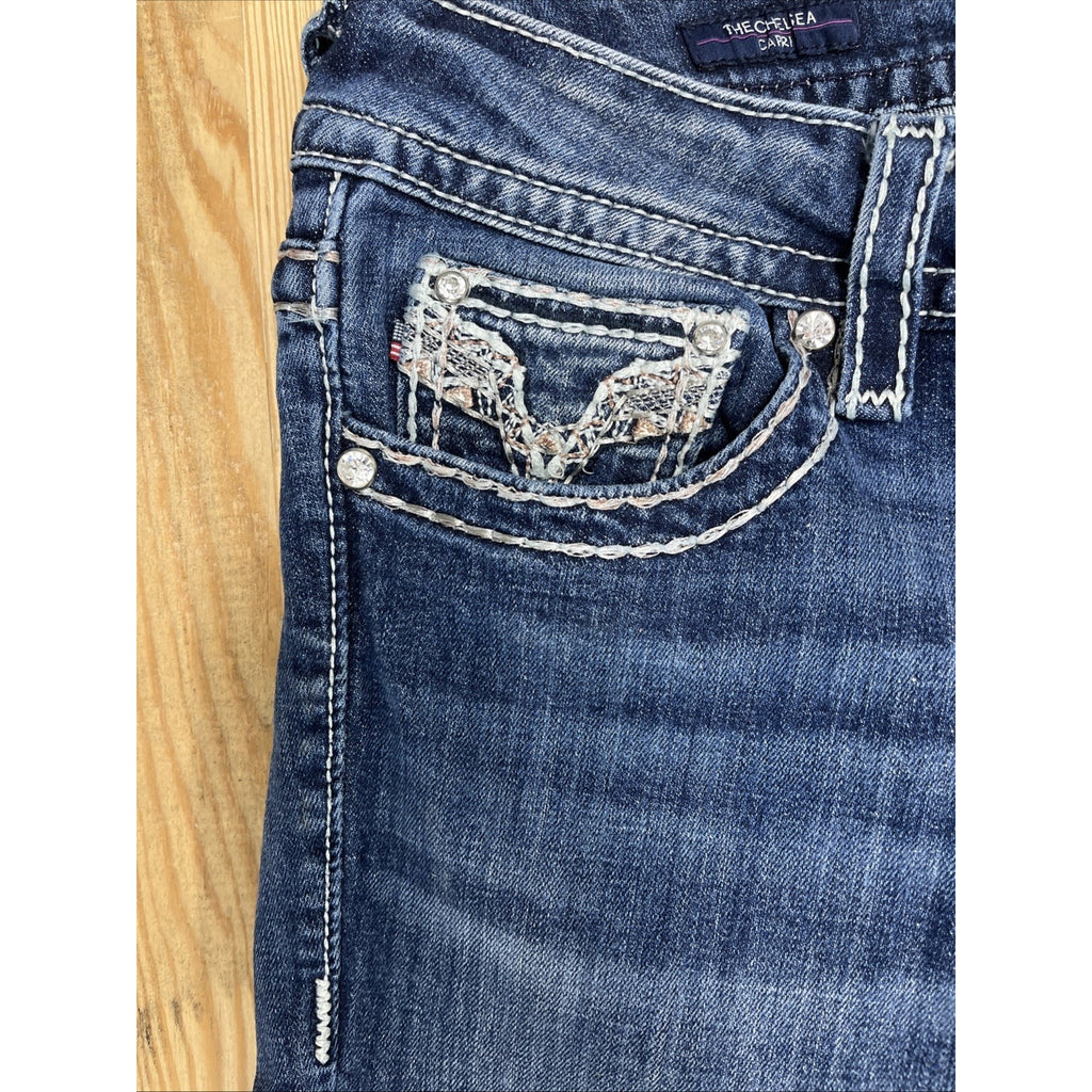 Vigoss Jeans Women's Chelsea CAPRI Embroidered Sequin Stretch (size 9/10