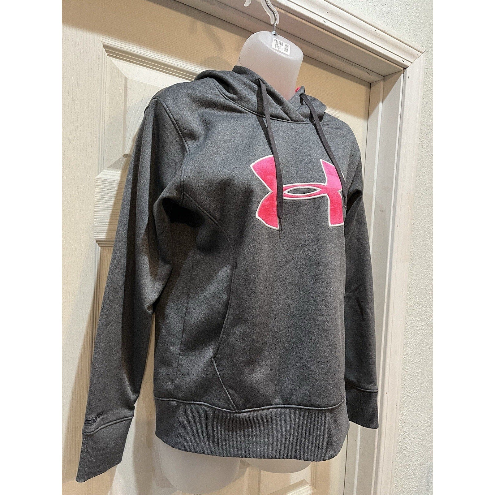 Under Armour Hoodie Womens Pullover Breast Cancer Semi Fitted Cold Gear size S