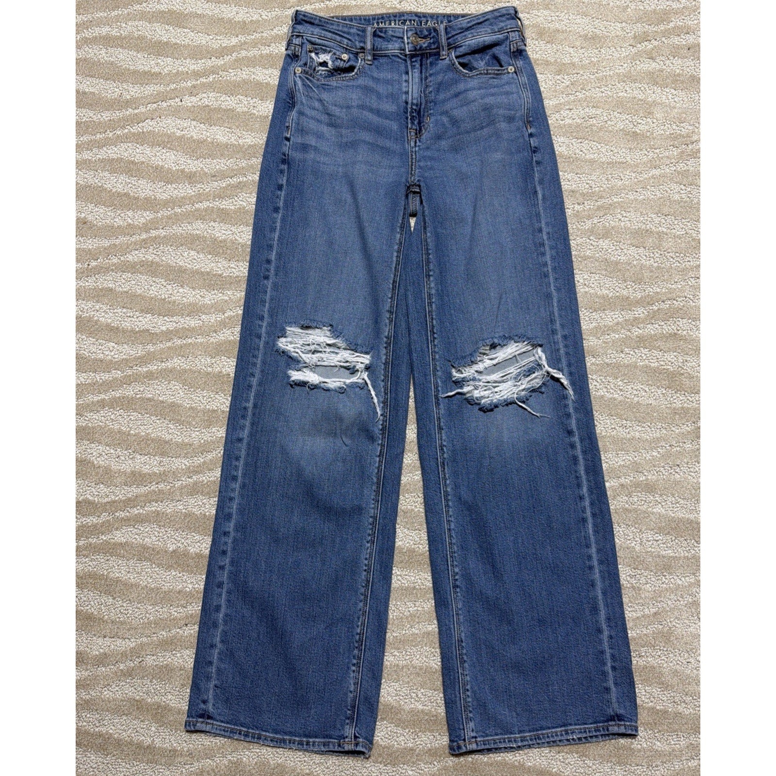 American Eagle Super High Rise Baggy Wide Leg Distressed Jeans Size 2 / 27x31