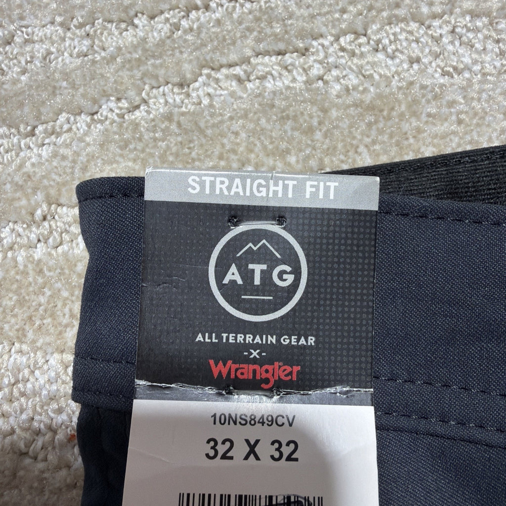 New Wrangler All Terrain Gear (ATG) men's cargo pants Straight Fit 32x32 NWT