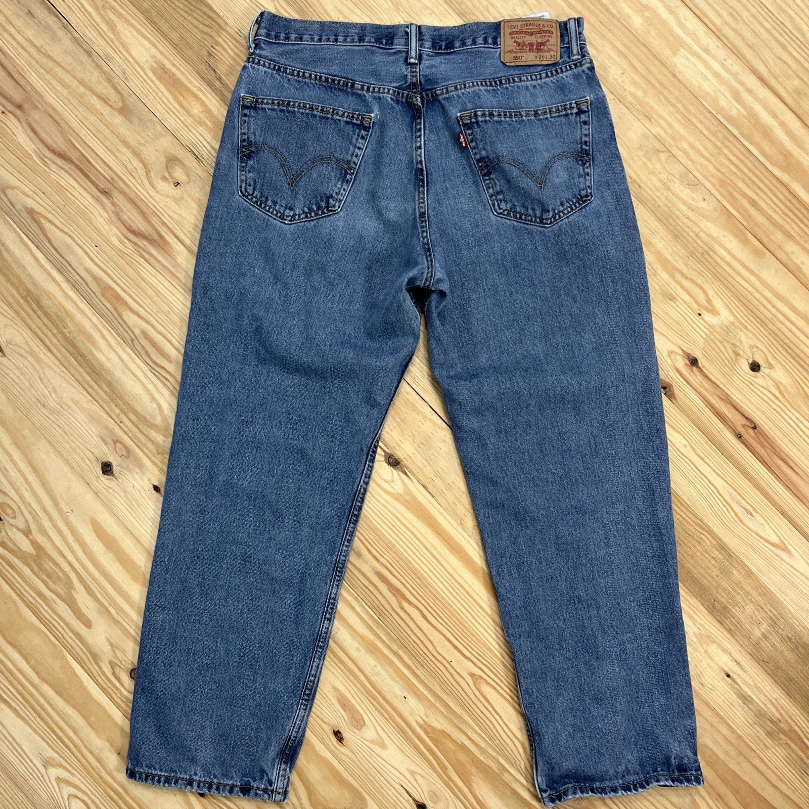 vtg Levi’s 550 Jeans Mens Size 36x30 Y2K Baggy Blue Wash Distressed Denim