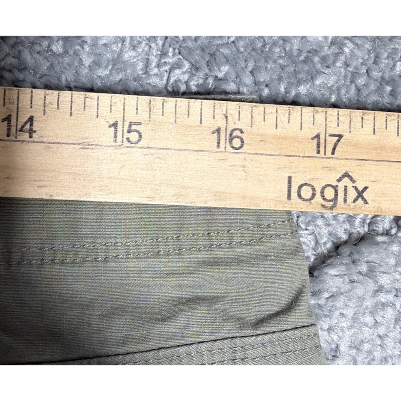 Mountain Hardwear Shorts Womens 10 Green Cuffed Outdoor Pockets Hiking Casual