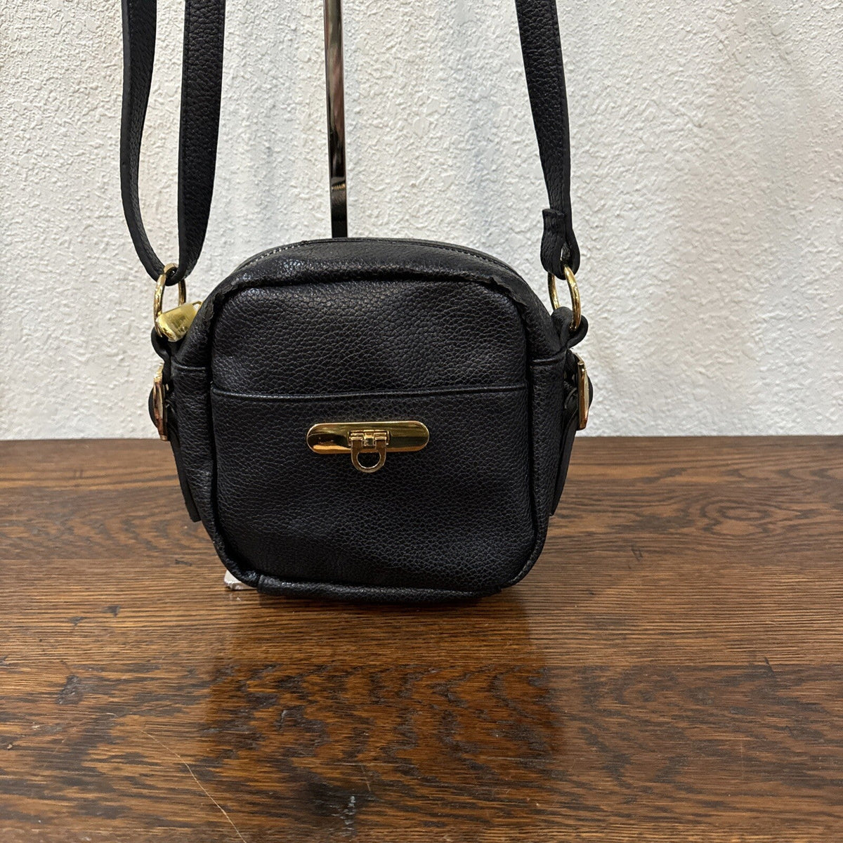 Mixed Bag Designs Black Leather Crossbody Bag Gold Finials Long Strap 7"
