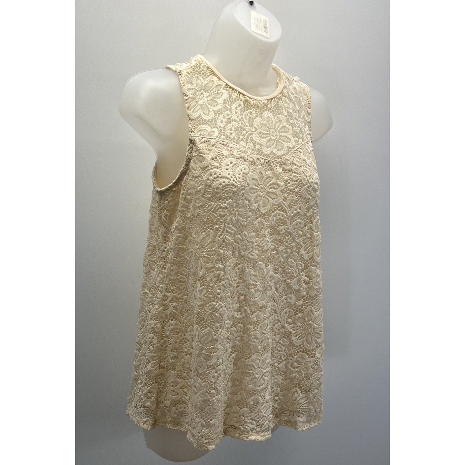 Apt 9 Size S Womens Cream Color Sleeveless Pullover Lined Crotchet Blouse