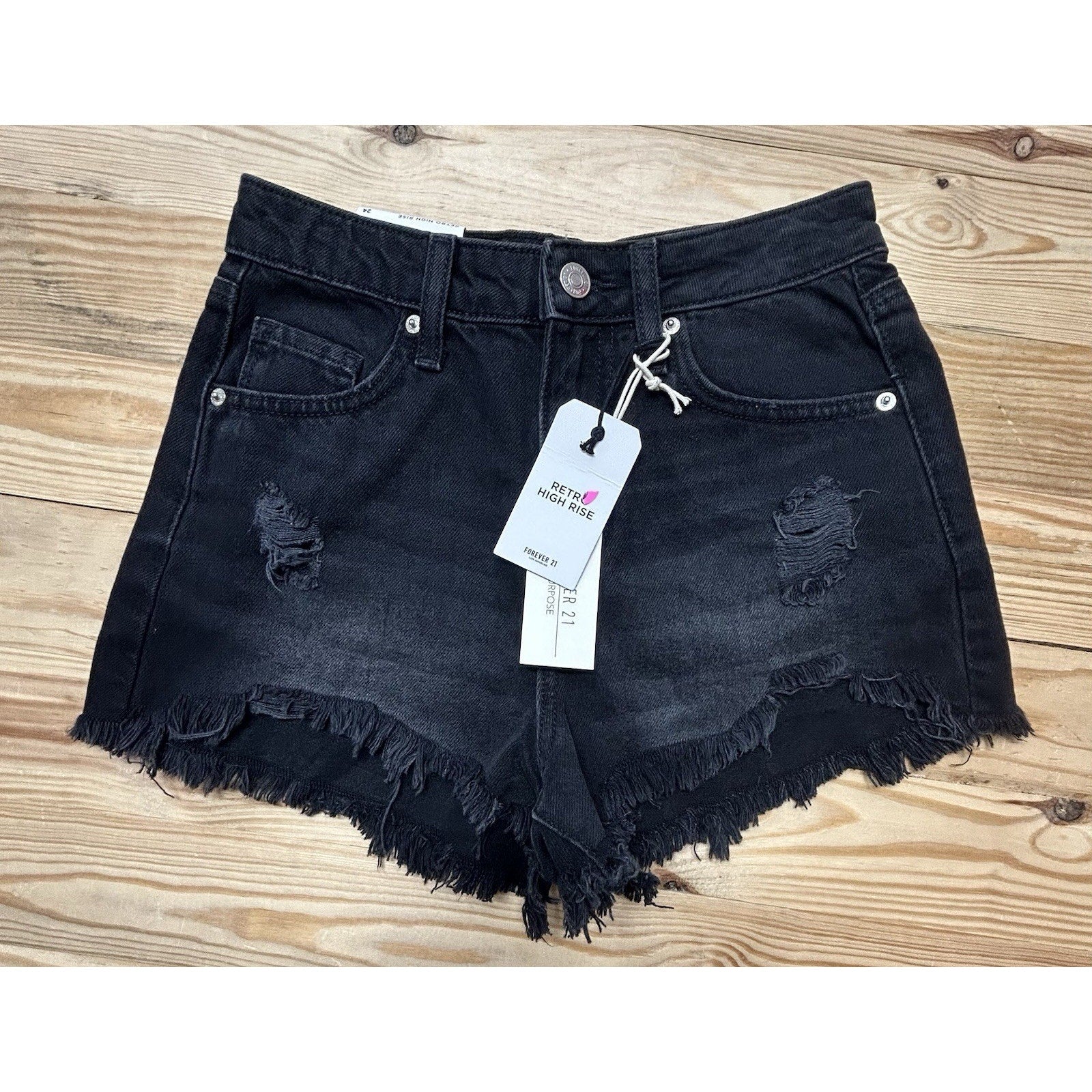 FOREVER 21 Retro high rise slightly relaxed Womens shorts size 24 New With Tags.