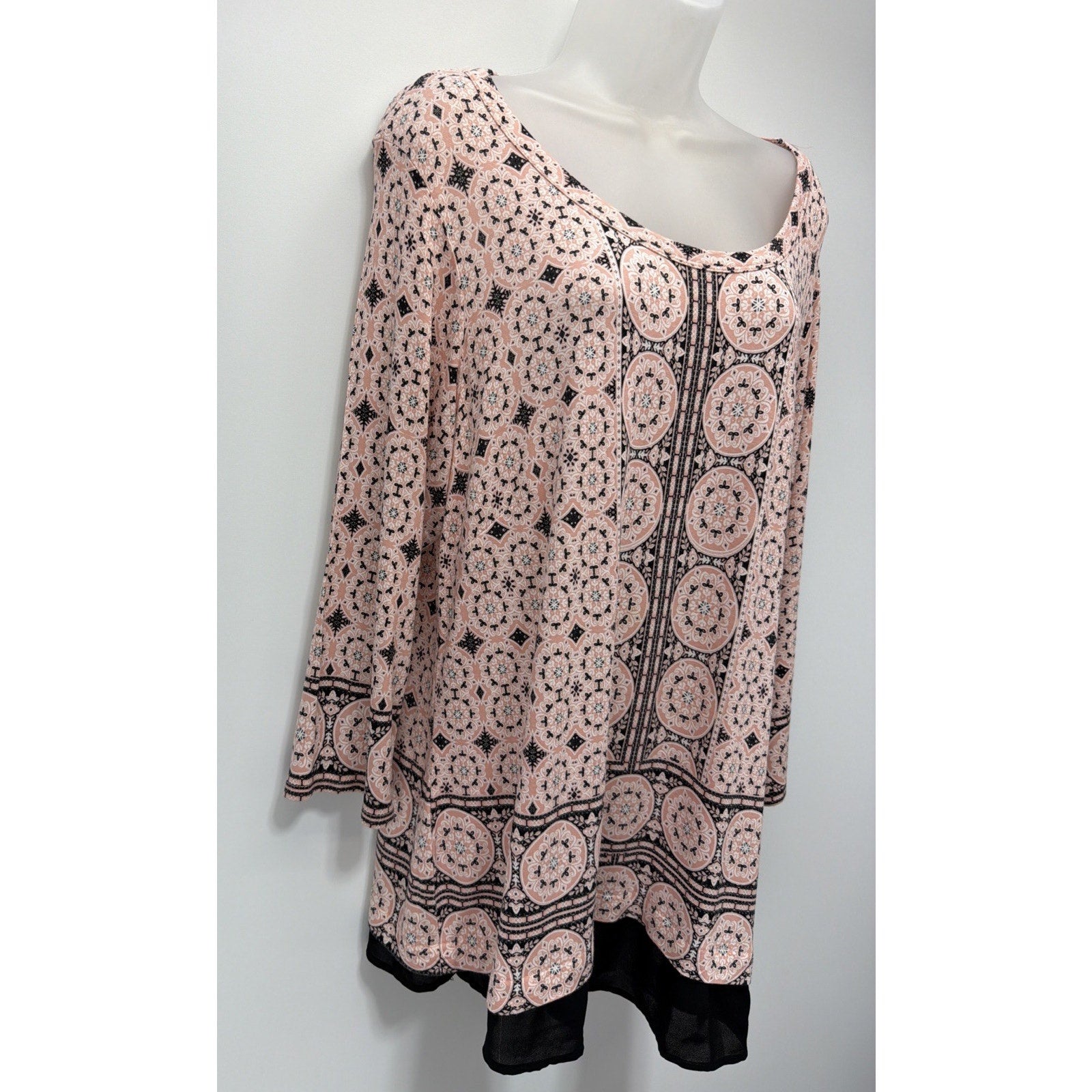 Rose + Olive Scoop Neck Top Womens 1X Pink Floral Bell Sleeve Knit Cottagecore