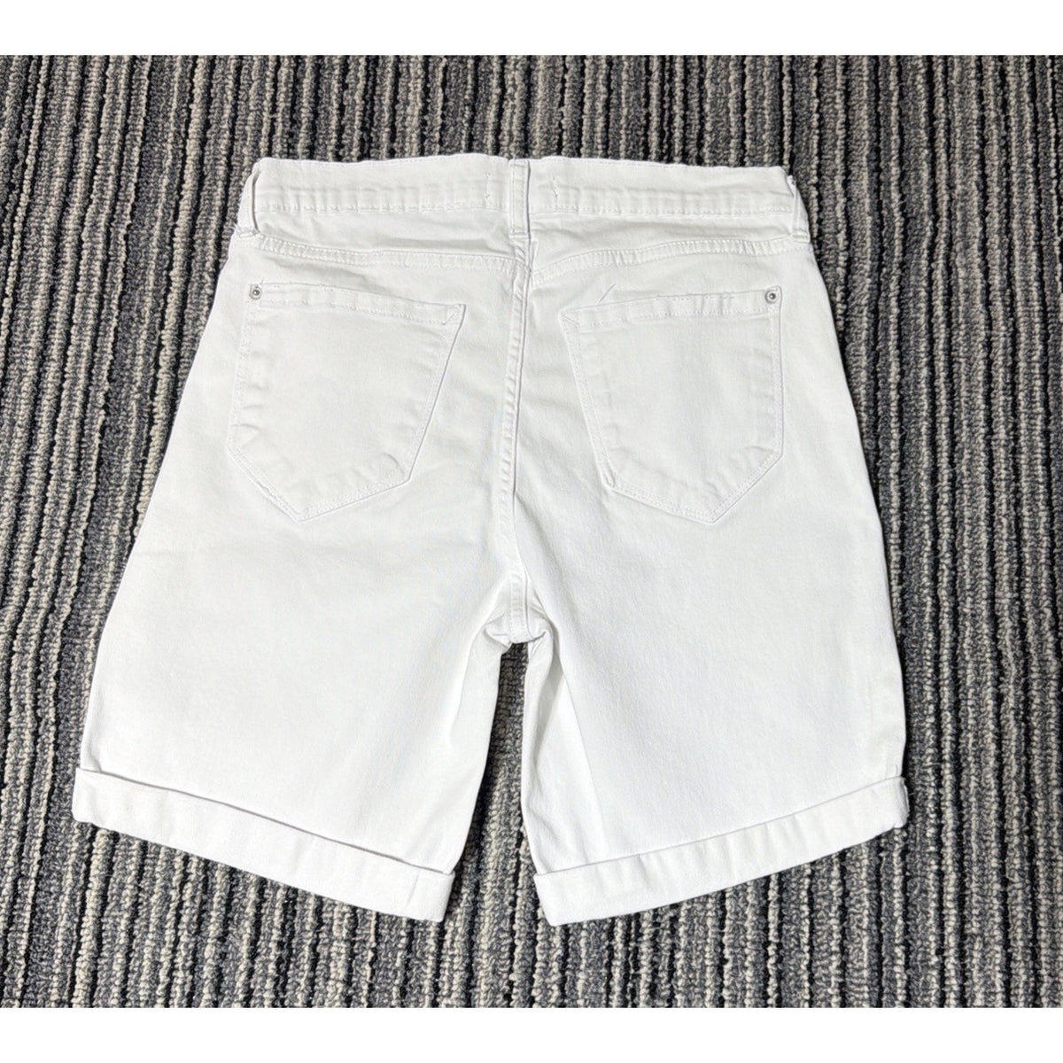 Kensie Jeans The Short White Denim Bermuda Shorts Cuffed Stretch Size 4/27