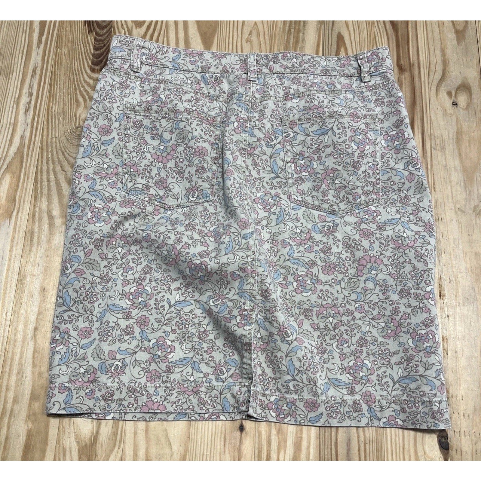 Jones New York skirt Paisley Floral Print Khaki Size 6