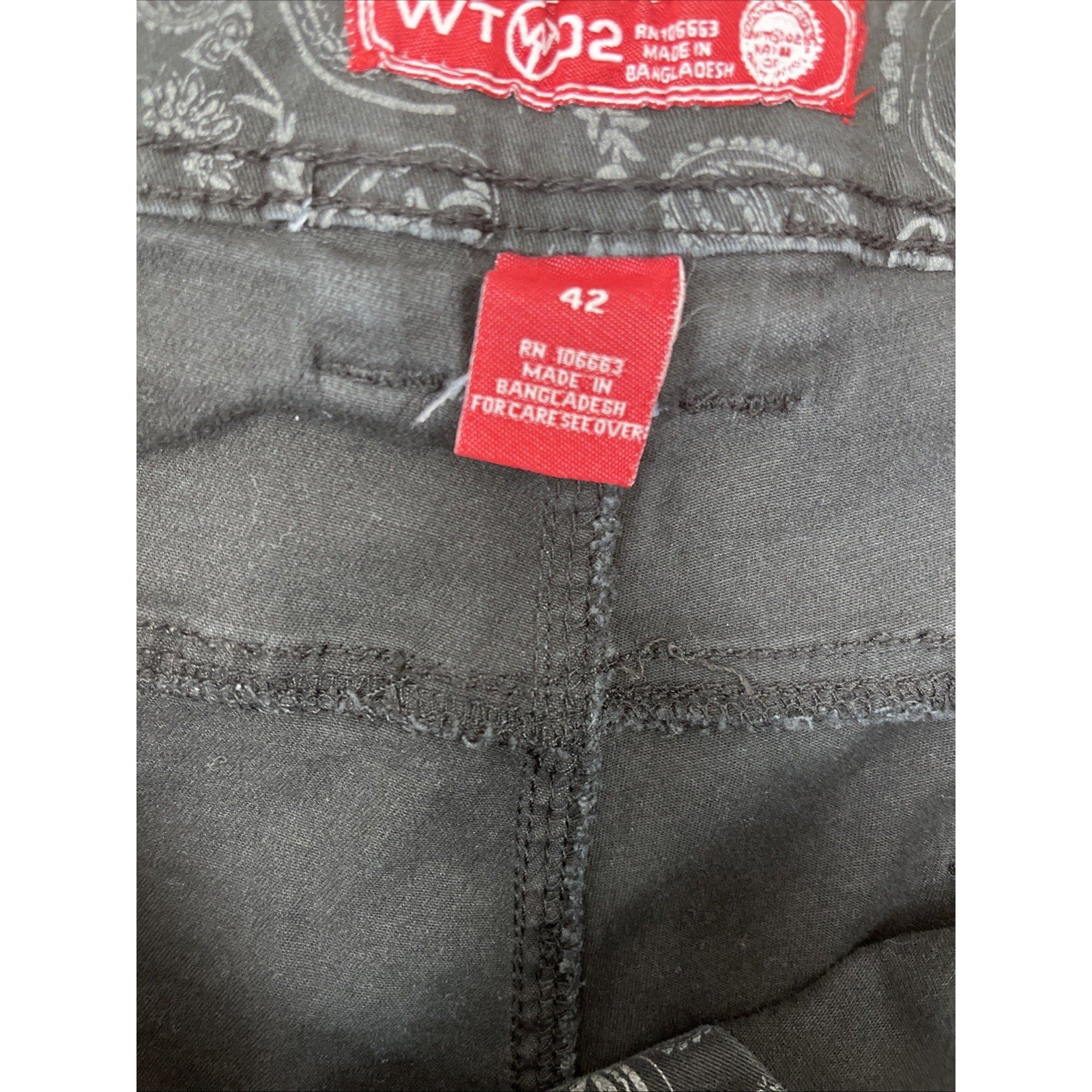 WT02 Mens Paisley Shorts Sz.42 Black